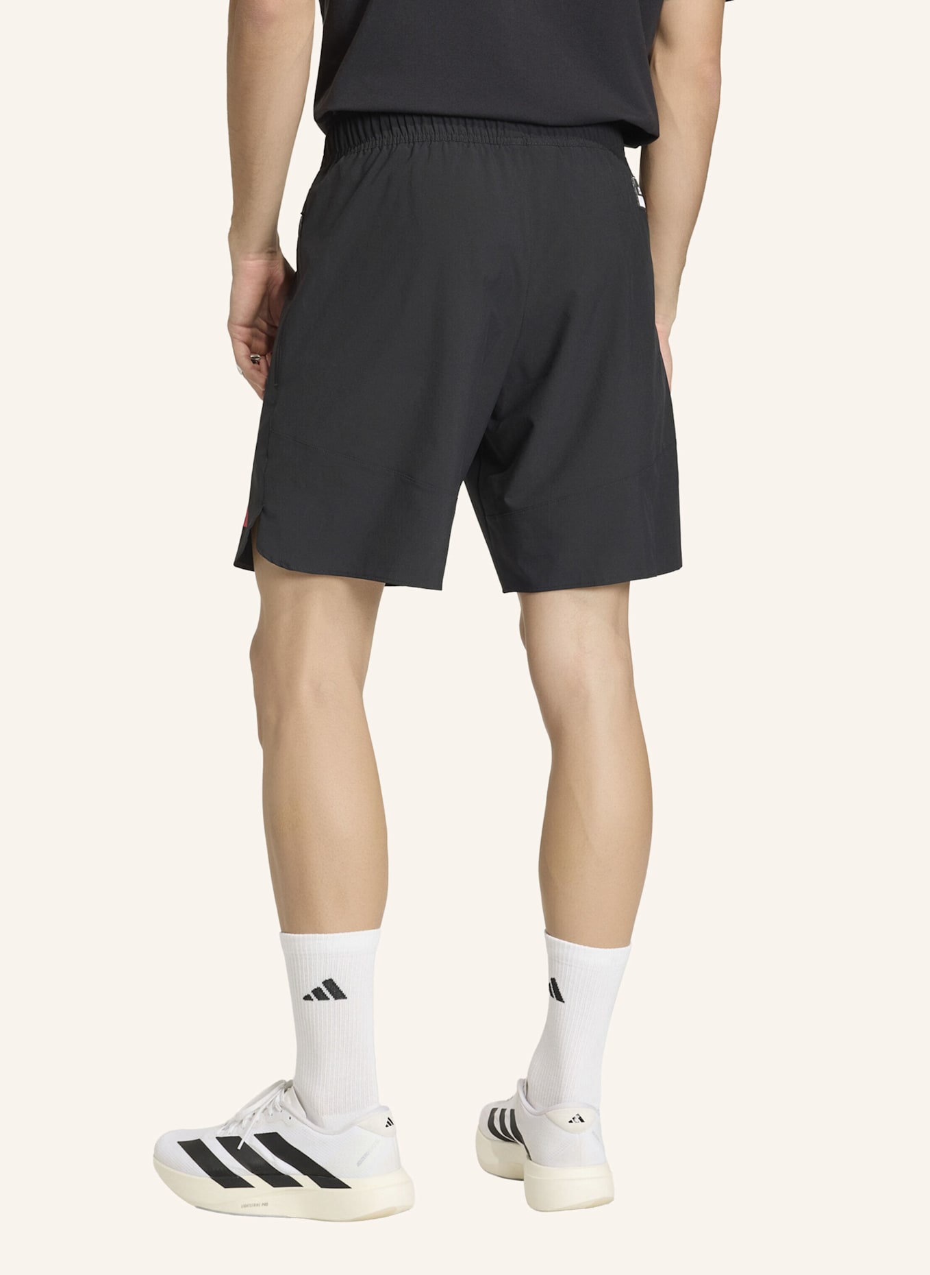 adidas JAMAIKA X BOB MARLEY TIRO TRAVEL SHORTS: SCHWARZ