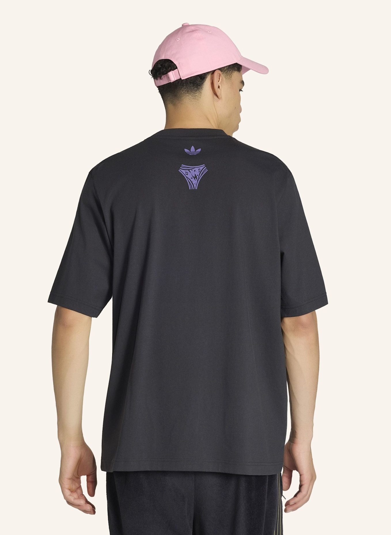 adidas Originals ADILENIUM SEASON 5 QUESTRA GRAFIK T-SHIRT: SCHWARZ