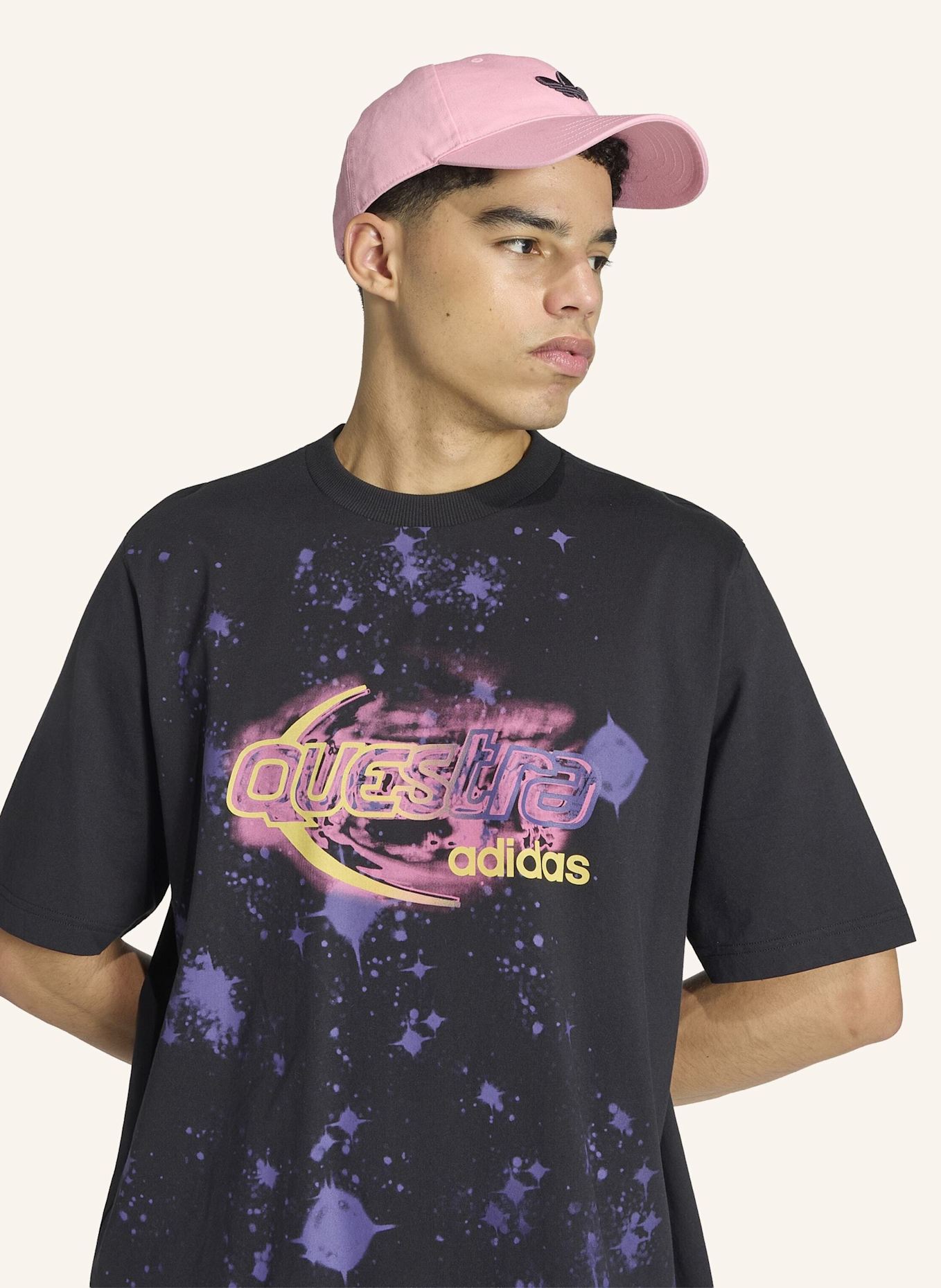 adidas Originals ADILENIUM SEASON 5 QUESTRA GRAFIK T-SHIRT: SCHWARZ