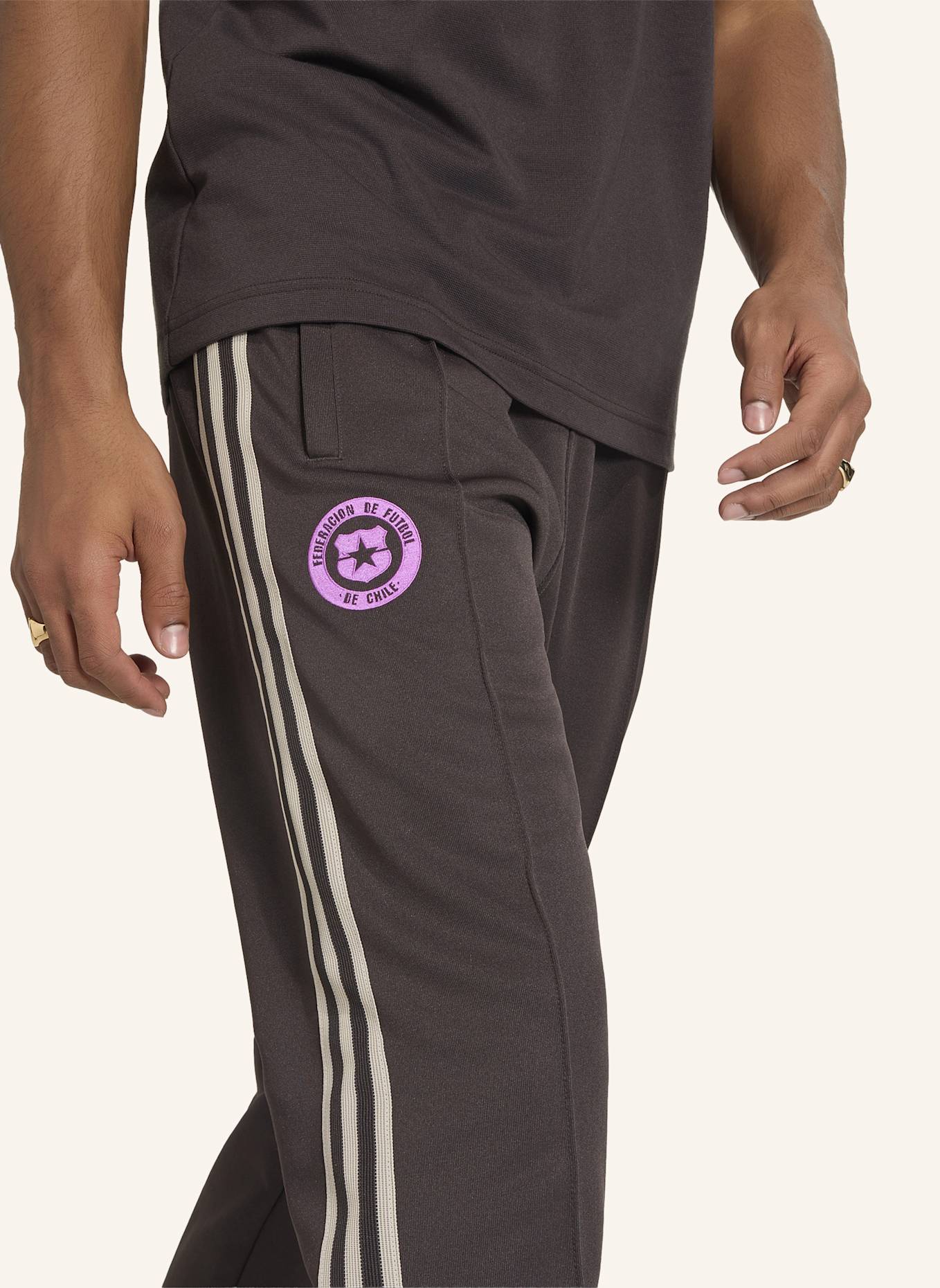 adidas CHILE ORIGINALS TRAININGSHOSE: BRAUN