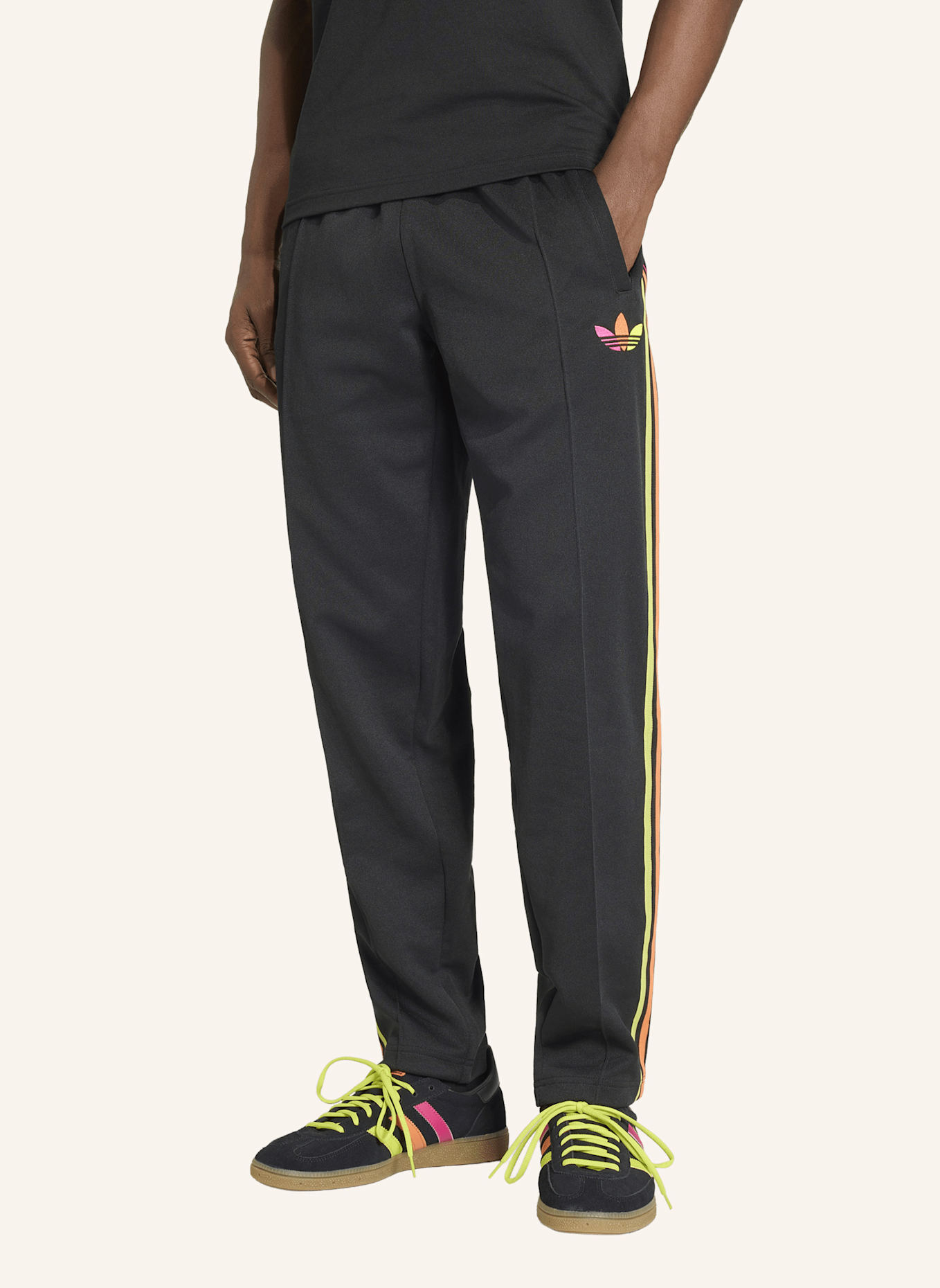 adidas PERU ORIGINALS TRAININGSHOSE: SCHWARZ