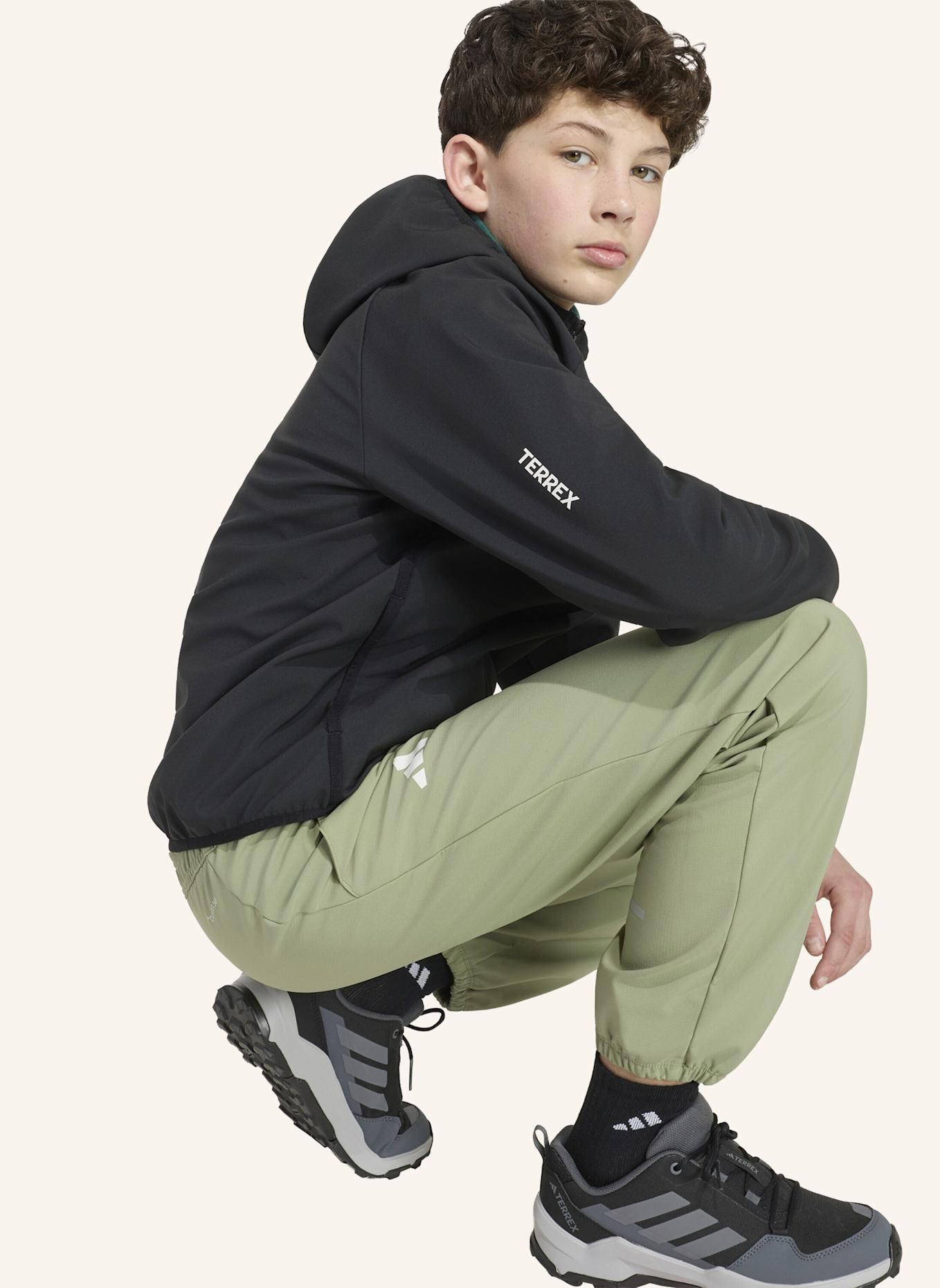 adidas TERREX TERREX MULTI CLIMAWARM KIDS SOFTSHELL-JACKE: SCHWARZ