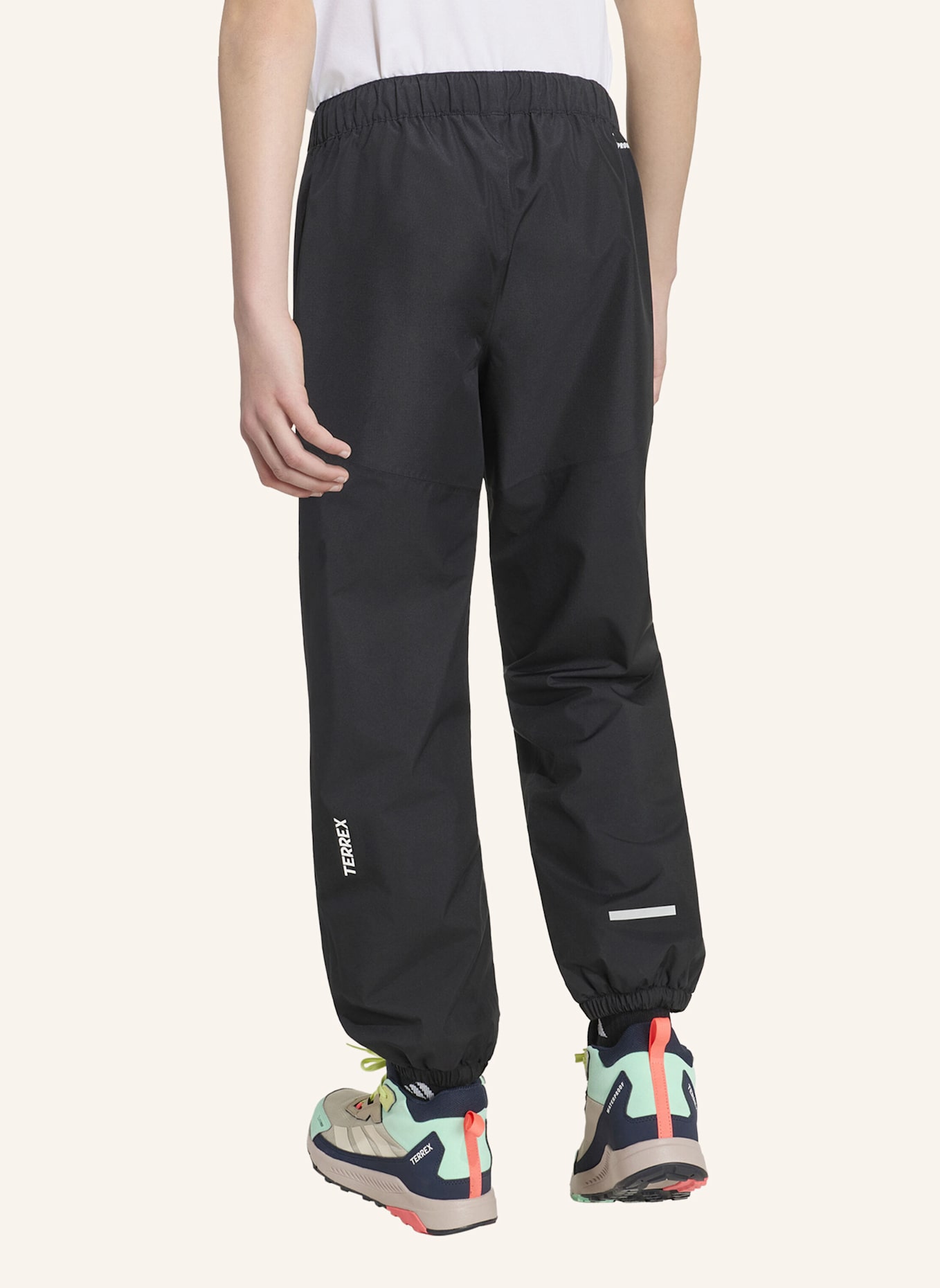 adidas TERREX TERREX MULTI 2 LAYER CLIMAPROOF KIDS REGENHOSE: SCHWARZ