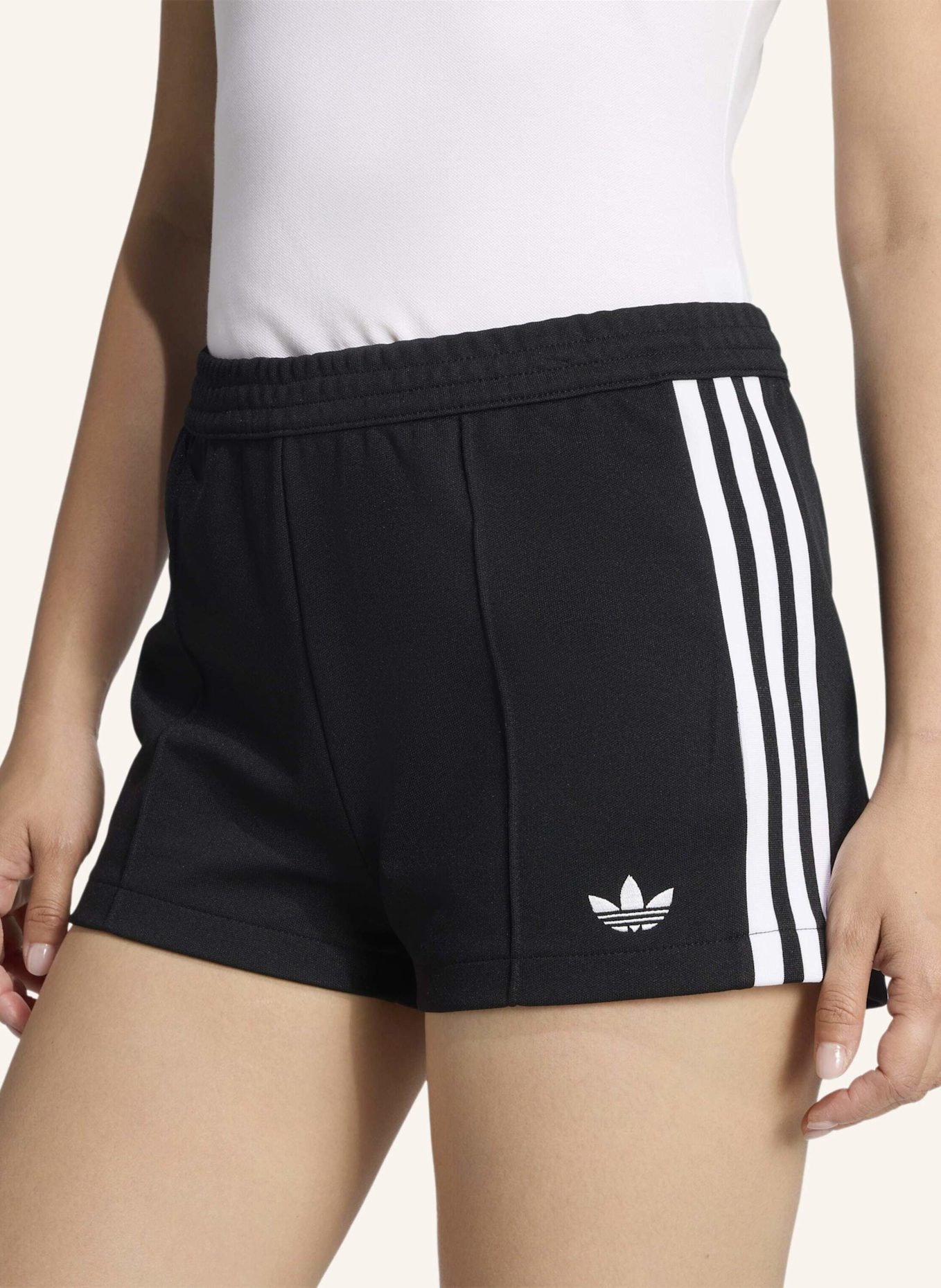 adidas Originals CLASSIC SHORTS: SCHWARZ/ WEISS