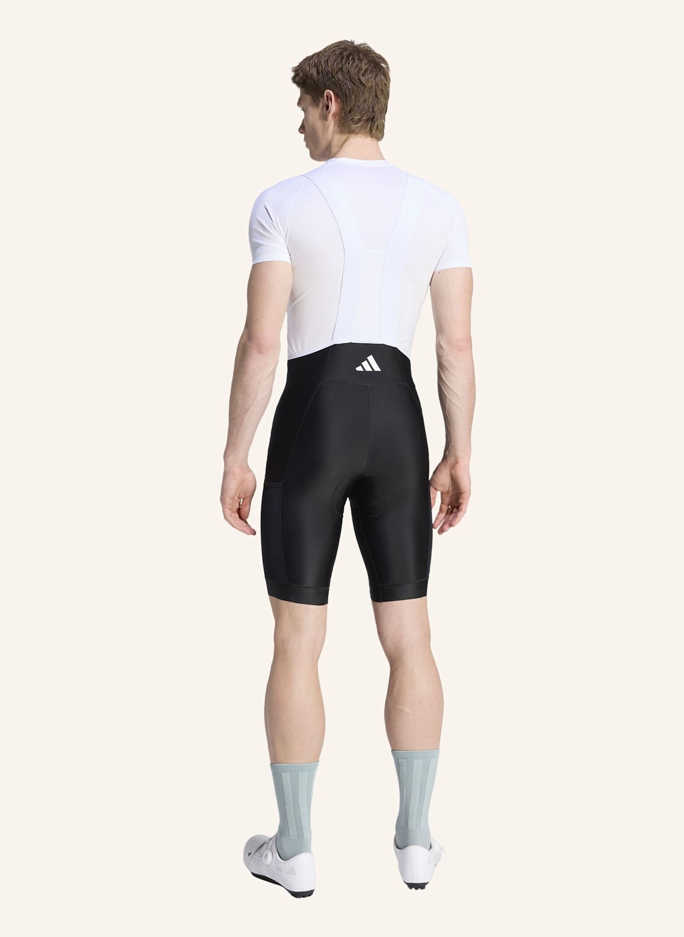 adidas ESSENTIALS CARGO-RADSHORTS MIT TRÄGERN, GEPOLSTERT: SCHWARZ