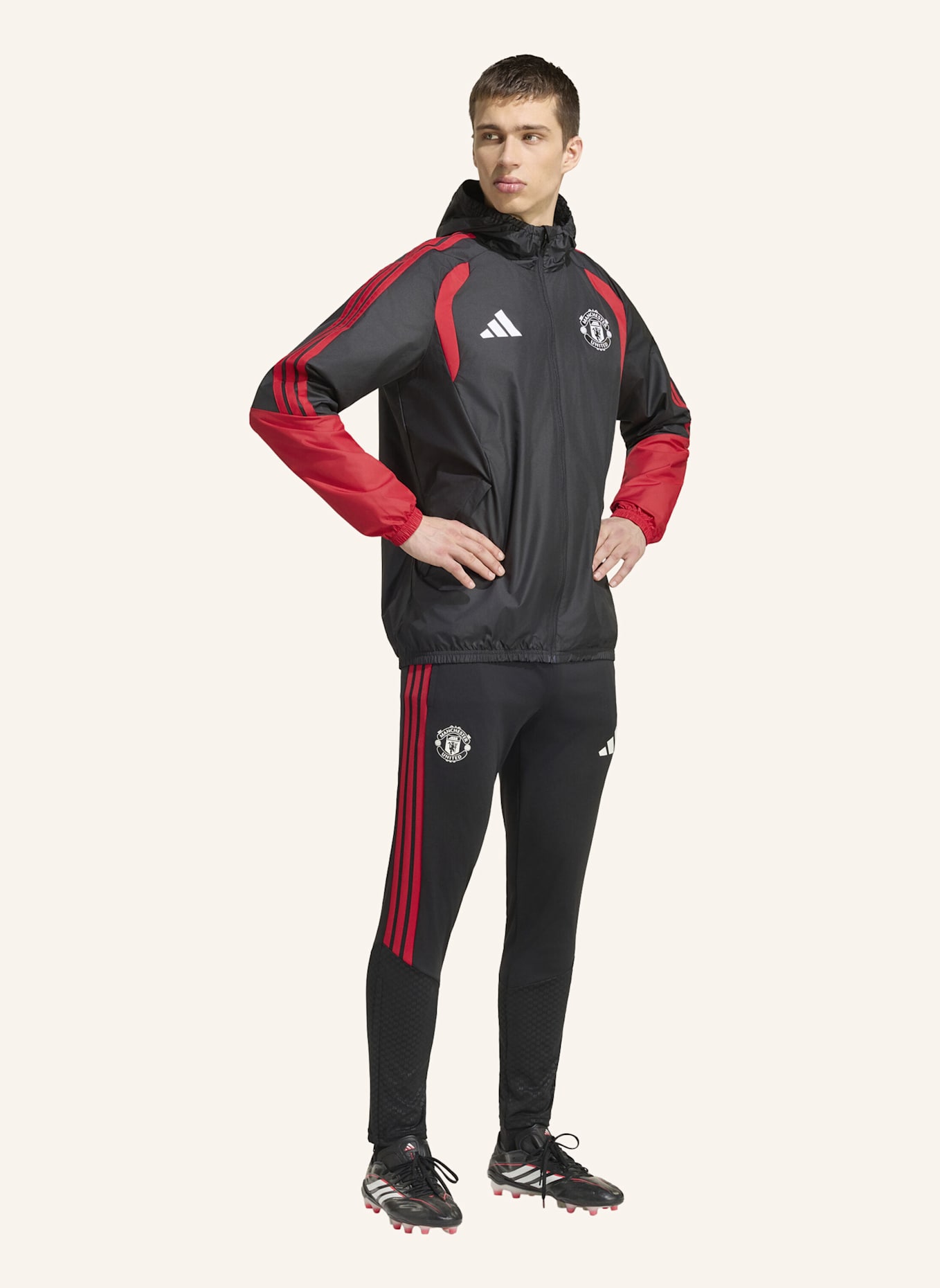 adidas MANCHESTER UNITED 26/27 TIRO ALLWETTER-JACKE: SCHWARZ