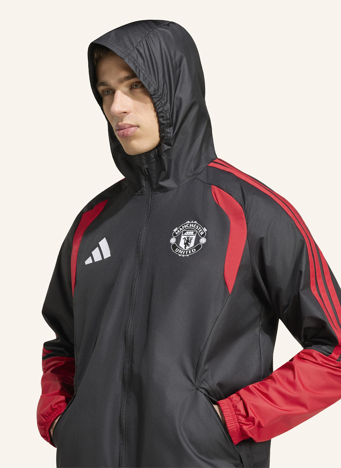 adidas MANCHESTER UNITED 26/27 TIRO ALLWETTER-JACKE: SCHWARZ