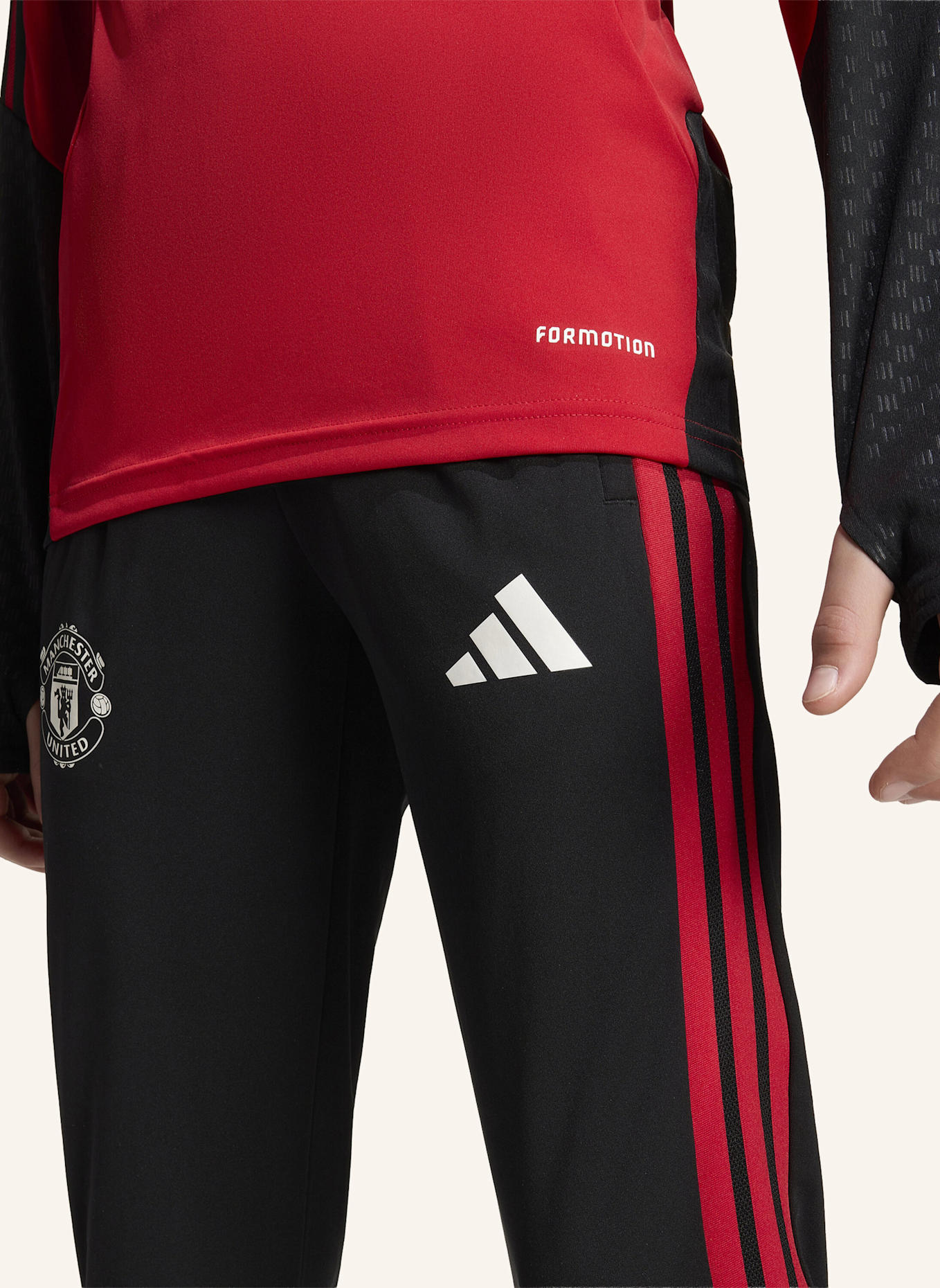 adidas MANCHESTER UNITED 26/27 KIDS TIRO TRAININGSHOSE: SCHWARZ