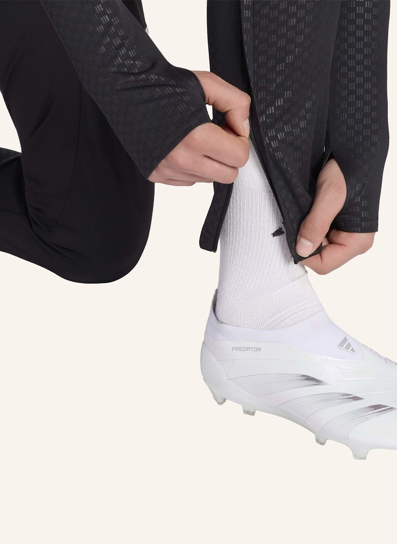 adidas MANCHESTER UNITED 26/27 TIRO TRAININGSHOSE: SCHWARZ