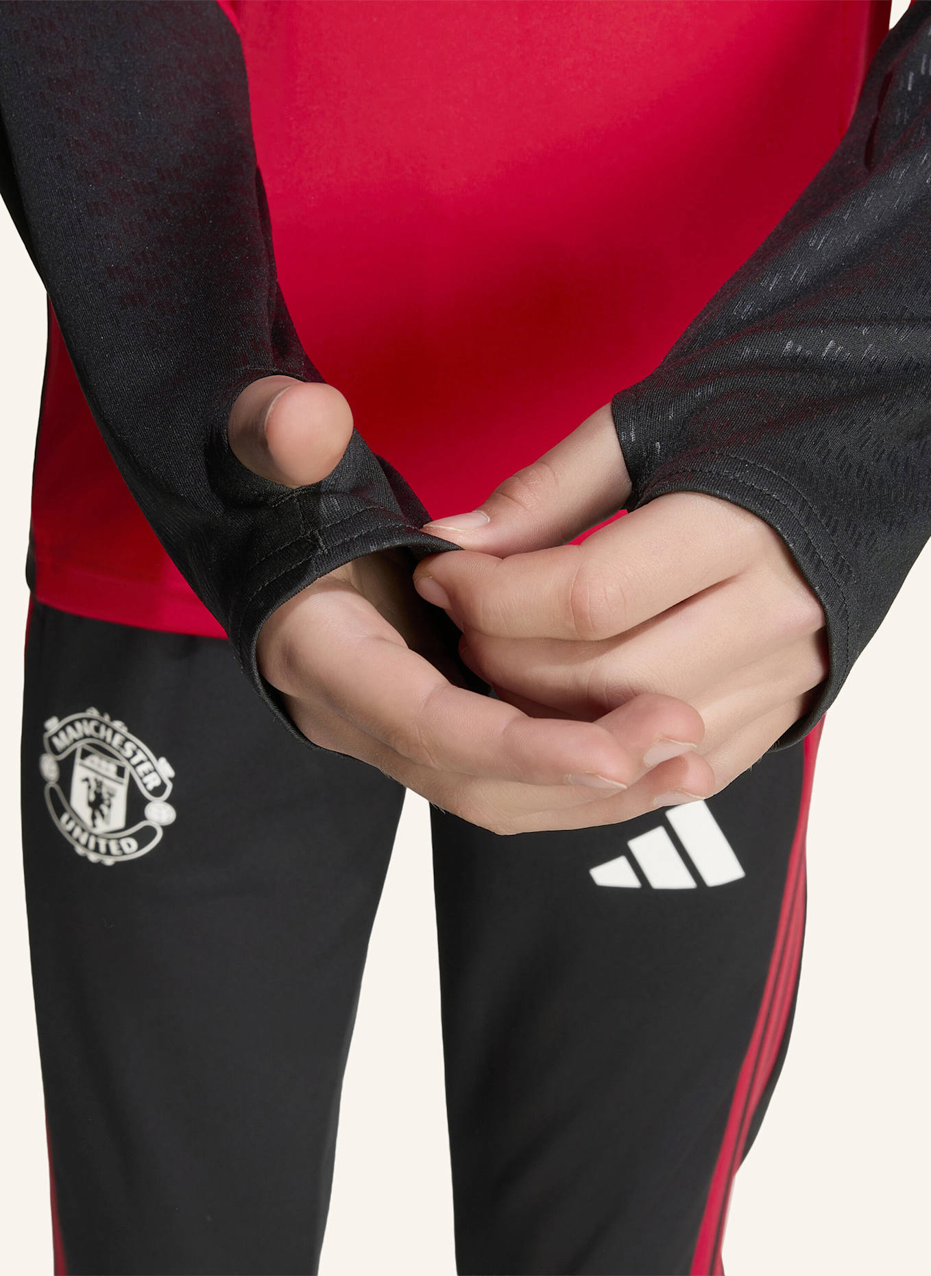 adidas MANCHESTER UNITED 26/27 TIRO KIDS TRAININGSOBERTEIL: ROT
