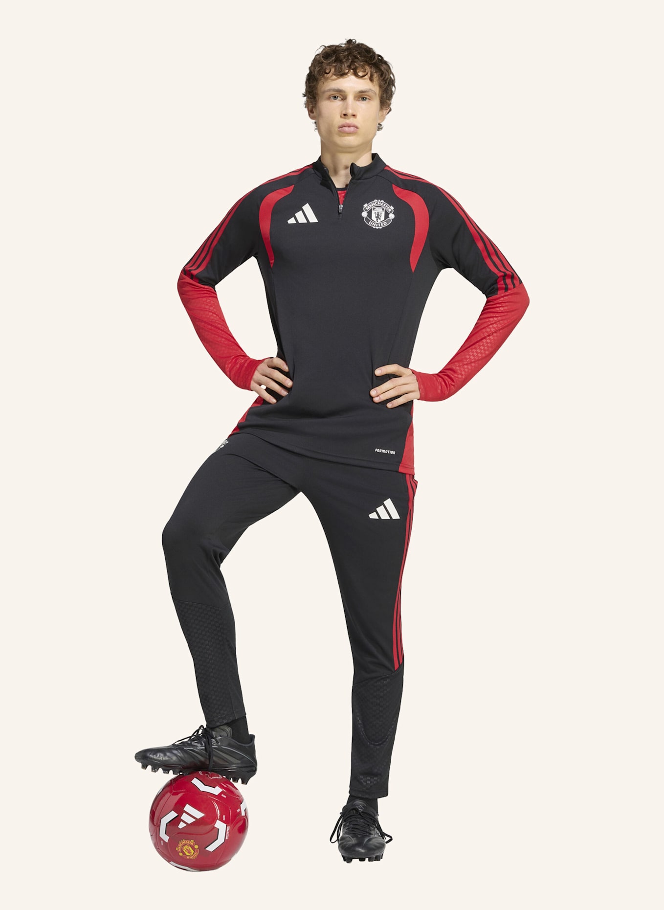 adidas MANCHESTER UNITED 26/27 TIRO TRAININGSOBERTEIL: SCHWARZ