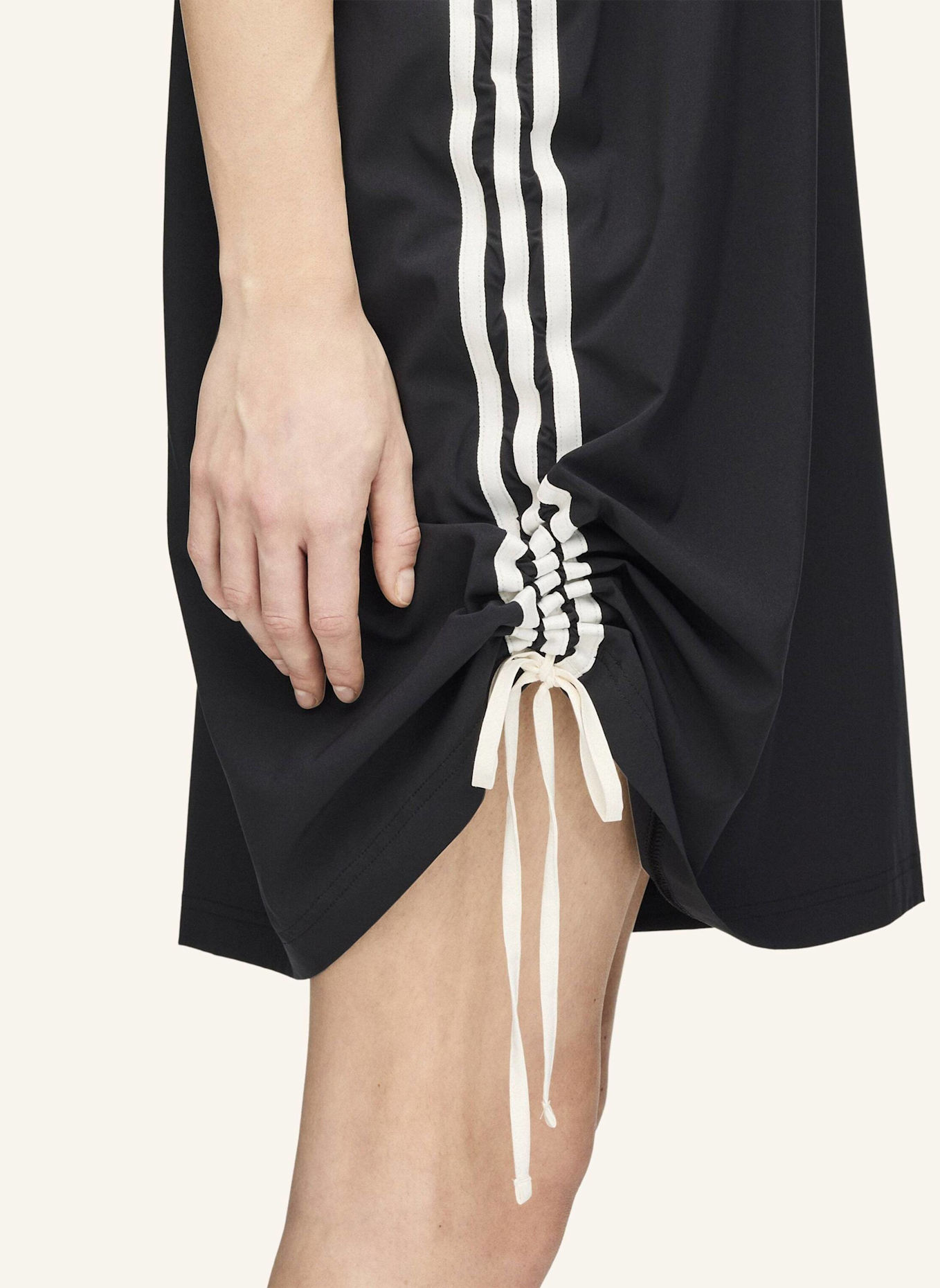 Y-3 Y-3 CINCH 3-STREIFEN OVERSIZED T-SHIRT-KLEID: SCHWARZ