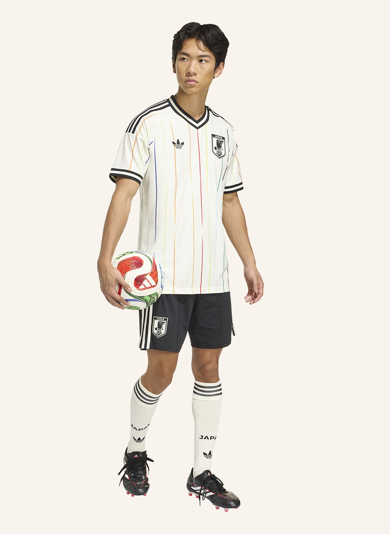 adidas JAPAN 26 AUTHENTIC AUSWÄRTSTRIKOT: WEISS/ SCHWARZ