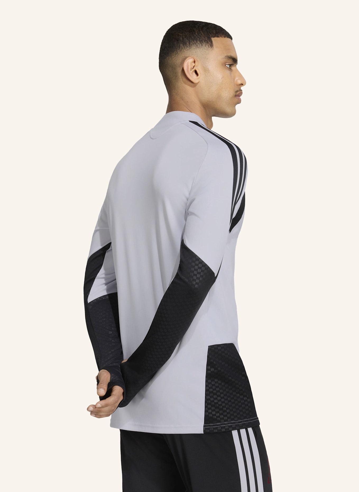 adidas LIVERPOOL FC 26/27 TIRO TRAININGSOBERTEIL: GRAU