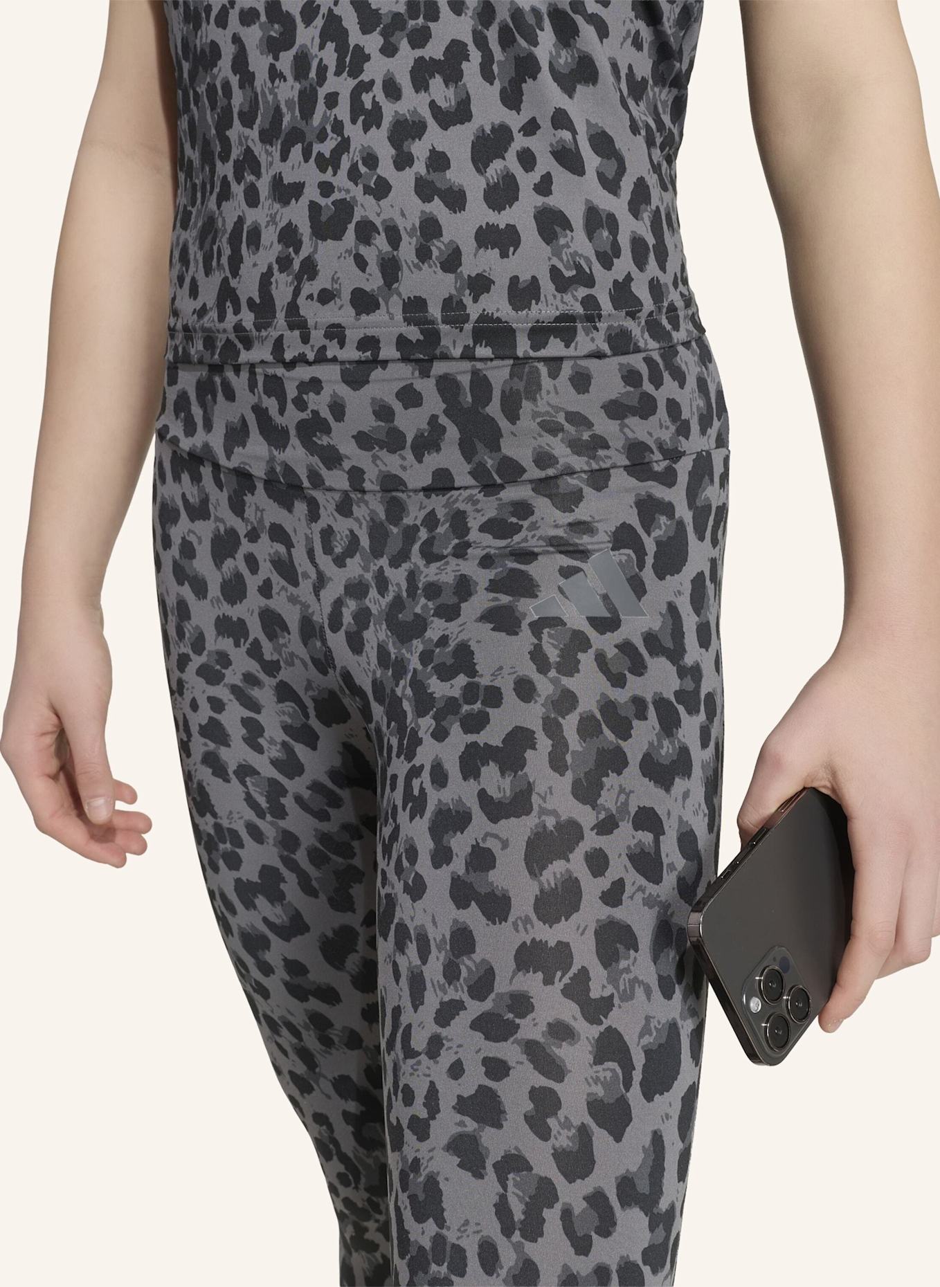 adidas SPORTLEGGINGS MIT ANIMALPRINT: GRAU/ SCHWARZ