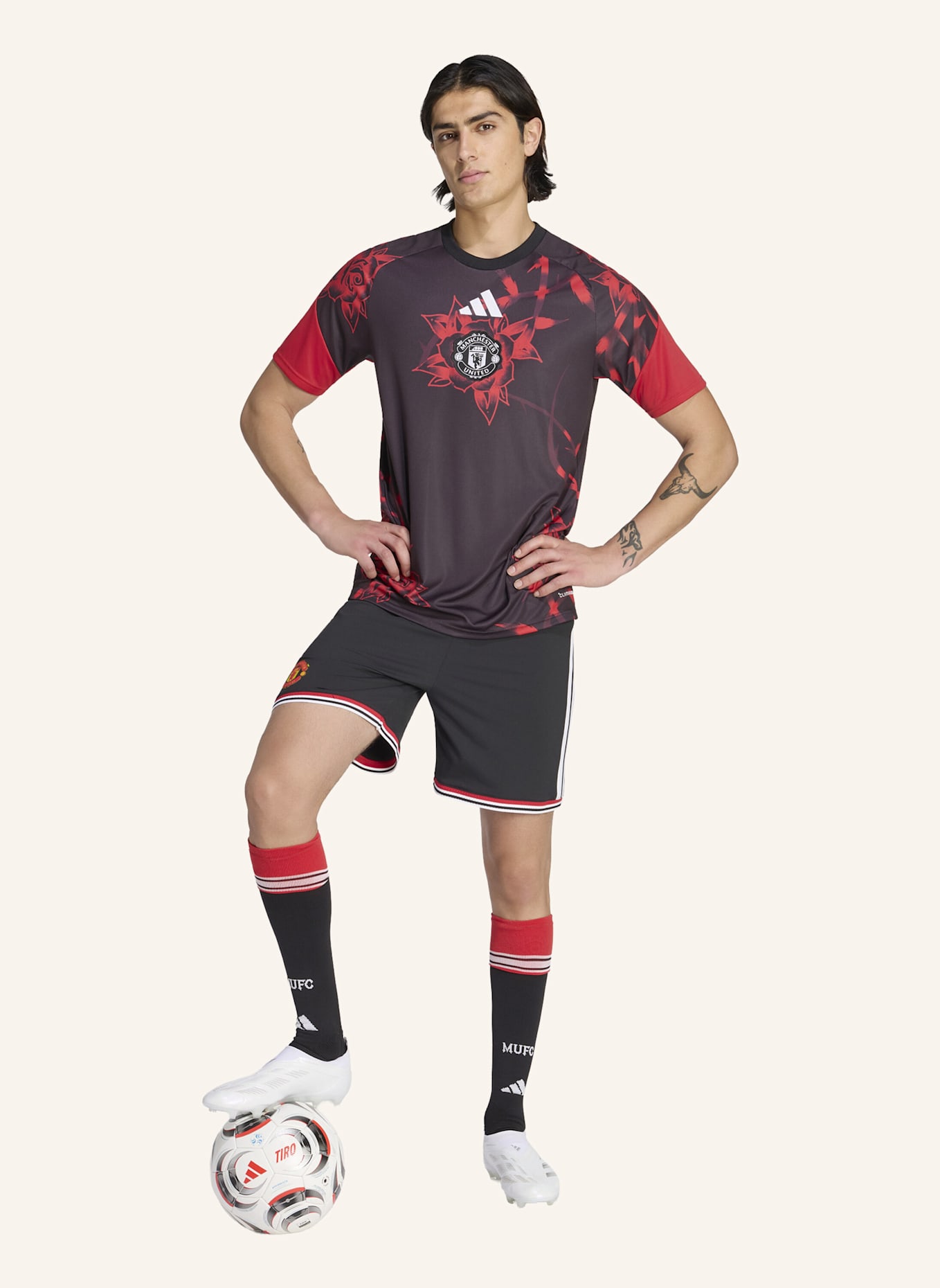 adidas MANCHESTER UNITED 26/27 PRE-MATCH TRIKOT: SCHWARZ