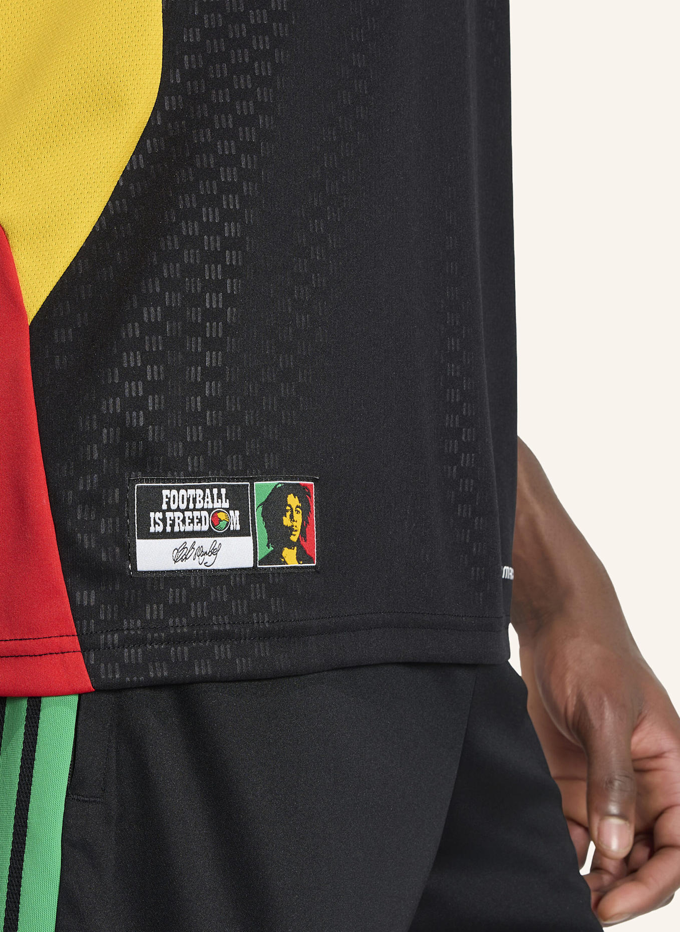 adidas JAMAIKA 26 X BOB MARLEY TIRO TRAININGSTRIKOT: SCHWARZ