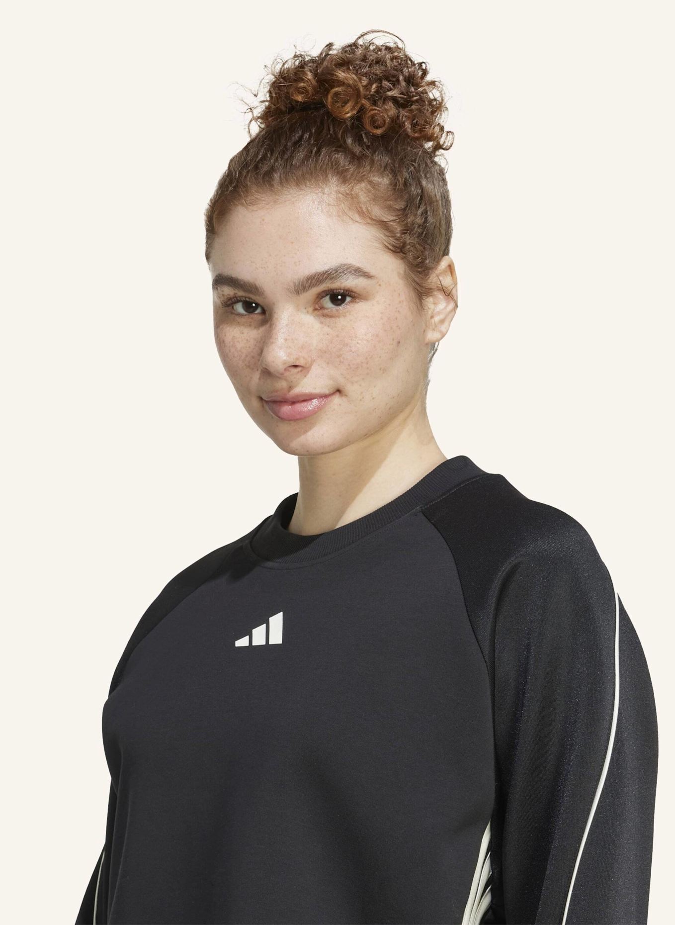 adidas STADIUM 3-STREIFEN SWEATSHIRT MIT RUNDHALSAUSSCHNITT: SCHWARZ/ WEISS