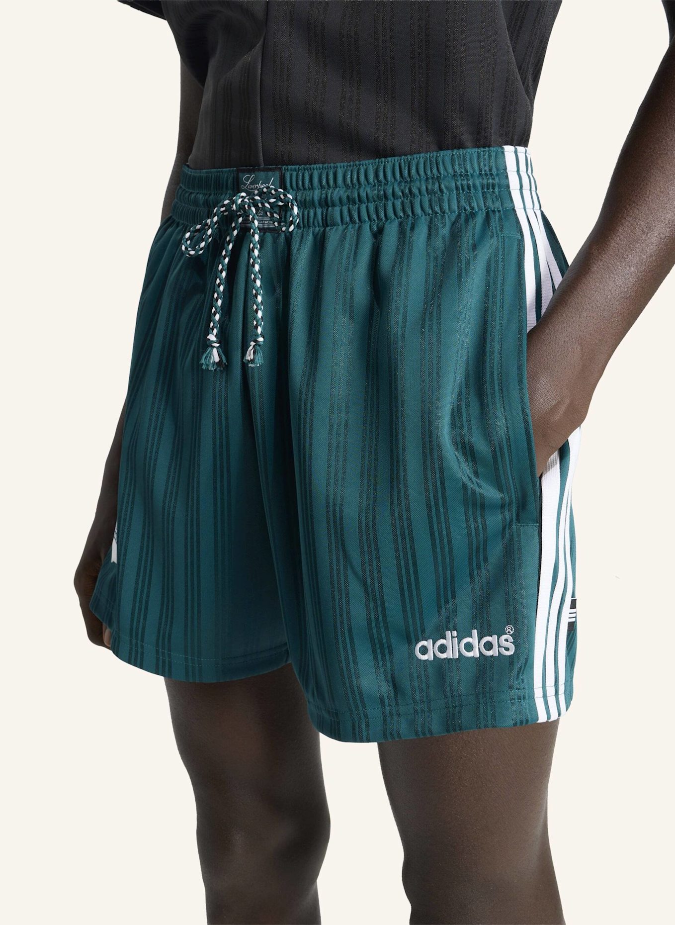 adidas LIVERPOOL FC AUSWÄRTSSHORTS 95: GRÜN