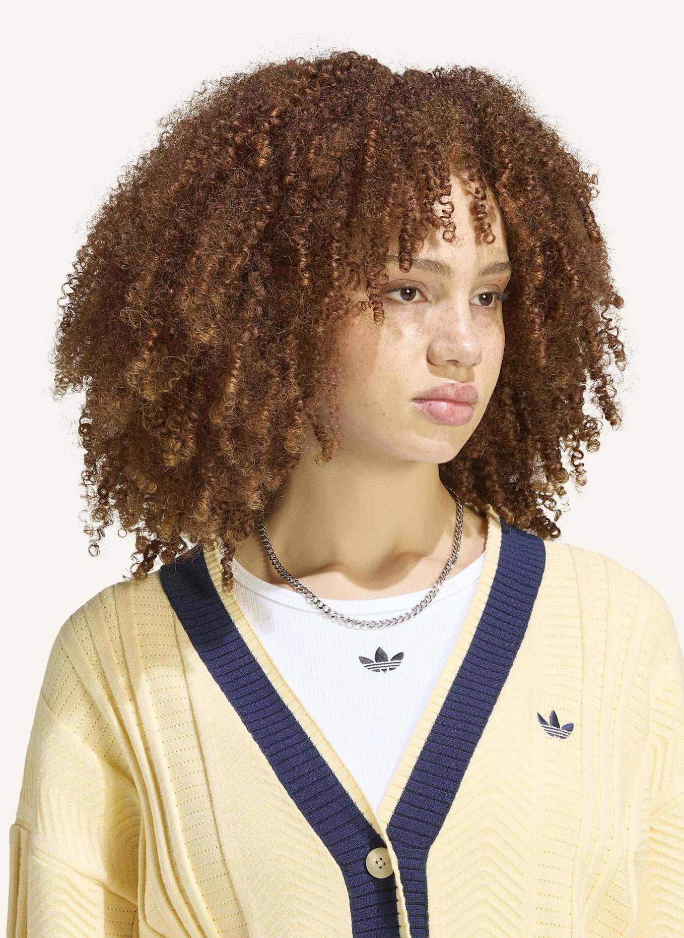 adidas Originals ZOPFMUSTER-STRICKJACKE: CREME