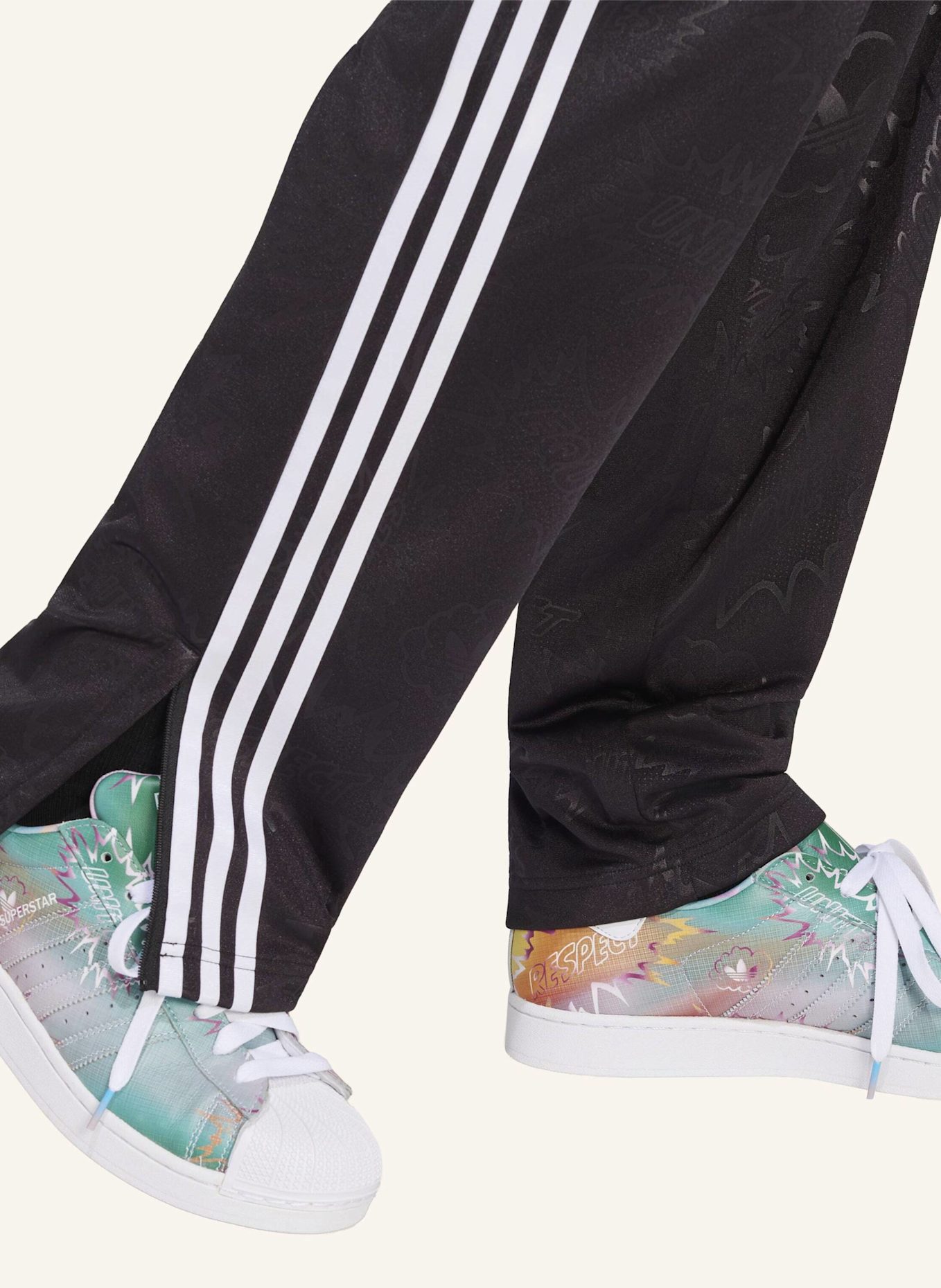 adidas Originals LOVE UNITES FB TP TRAININGSHOSE: SCHWARZ