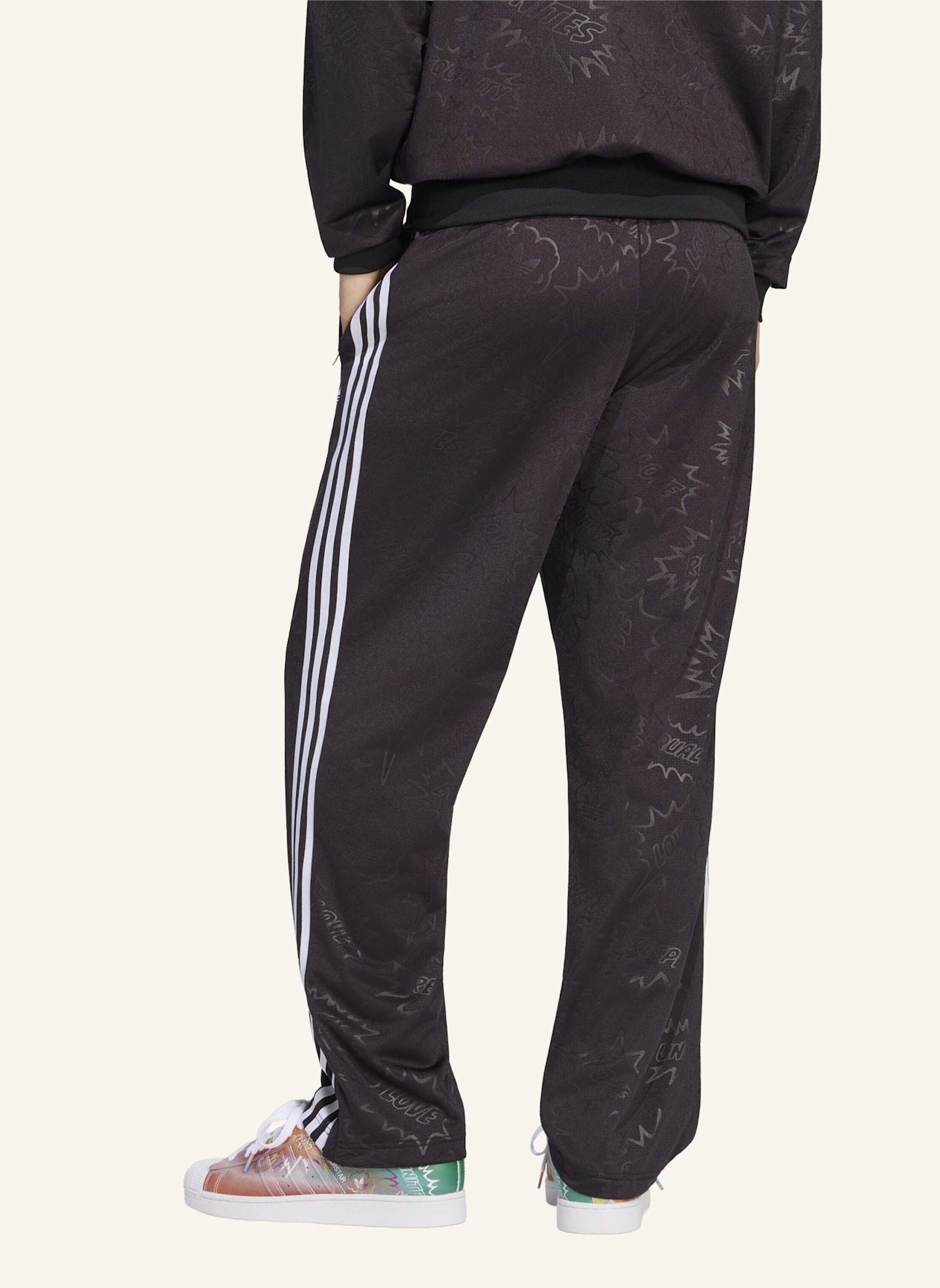 adidas Originals LOVE UNITES FB TP TRAININGSHOSE: SCHWARZ