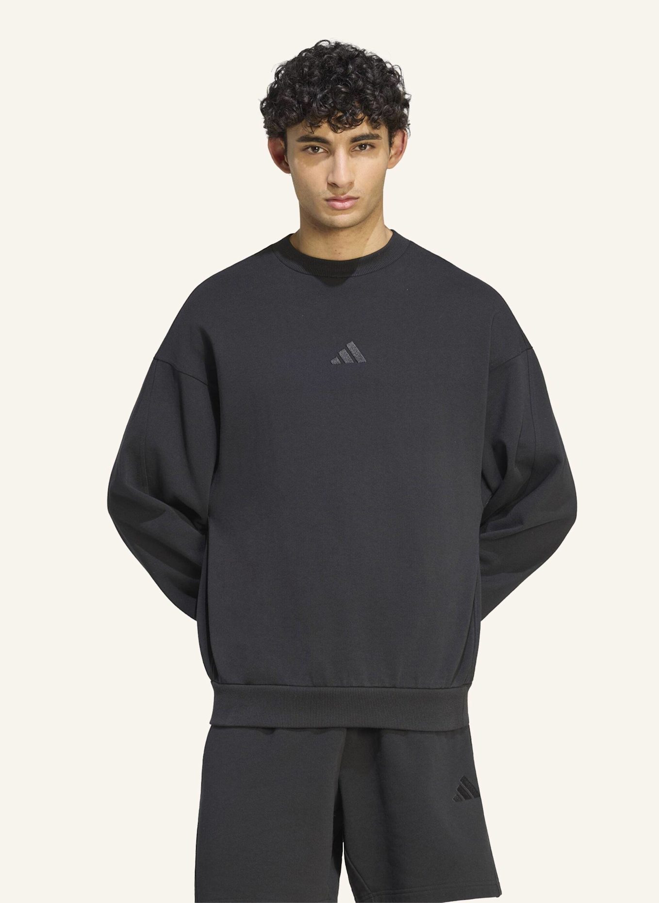 adidas ADIDAS KIT SWEATSHIRT, KLEINES LOGO: SCHWARZ