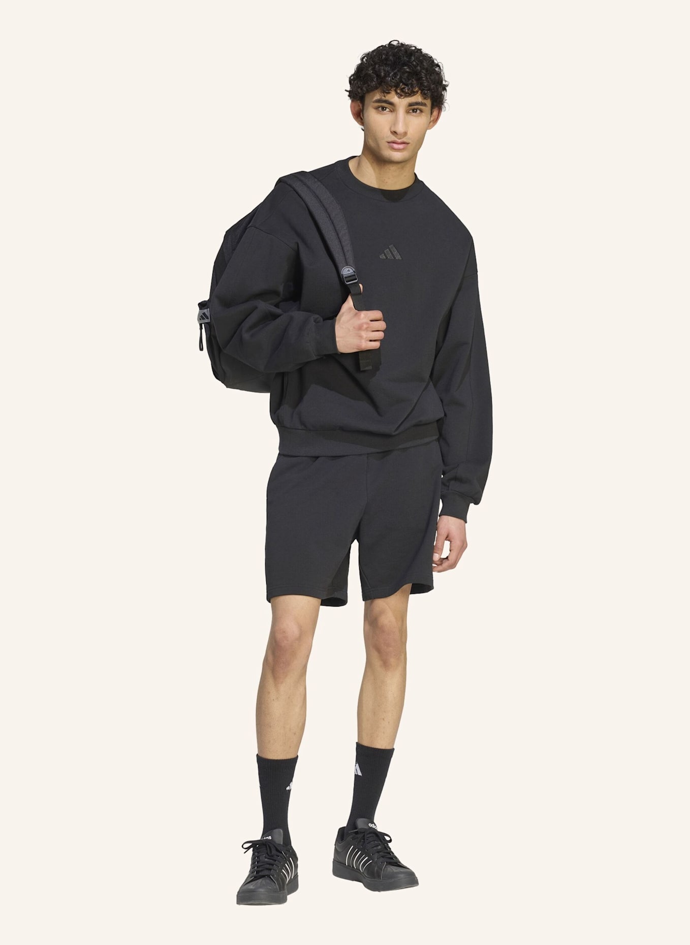 adidas ADIDAS KIT SWEATSHIRT, KLEINES LOGO: SCHWARZ