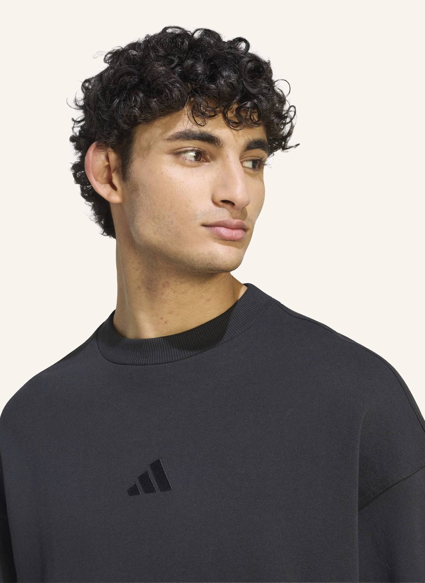 adidas ADIDAS KIT SWEATSHIRT, KLEINES LOGO: SCHWARZ