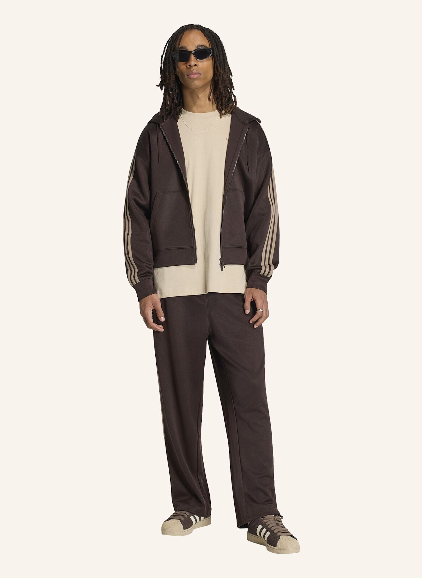 adidas Originals ADICOLOR LOOSE TRACKPANTS: BRAUN