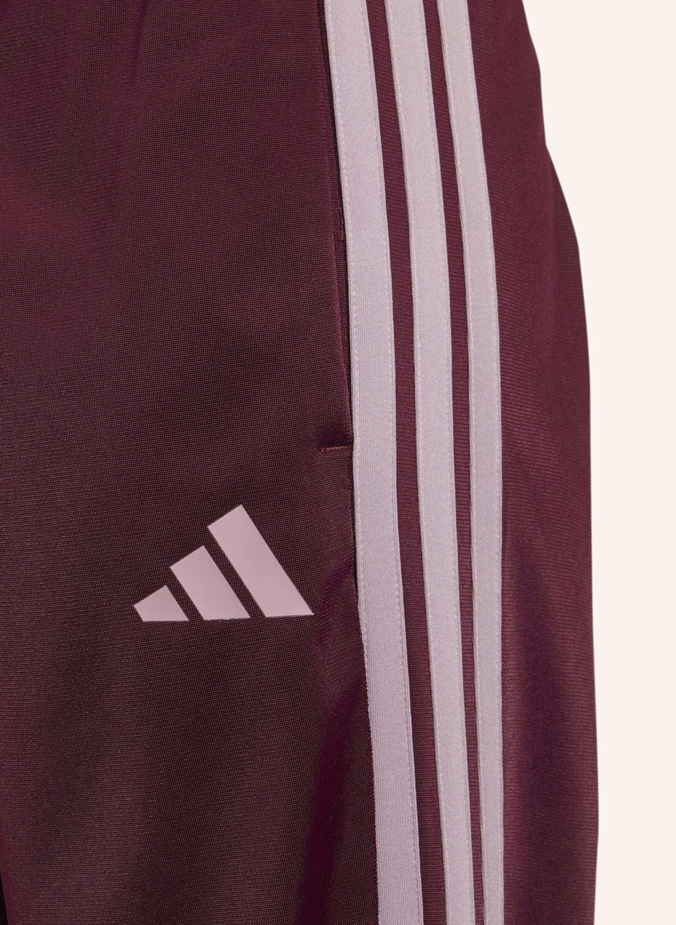 adidas SEASONAL ESSENTIALS TIBERIO 3-STREIFEN TRICOT KIDS TRAININGSANZUG: ROT / LILA