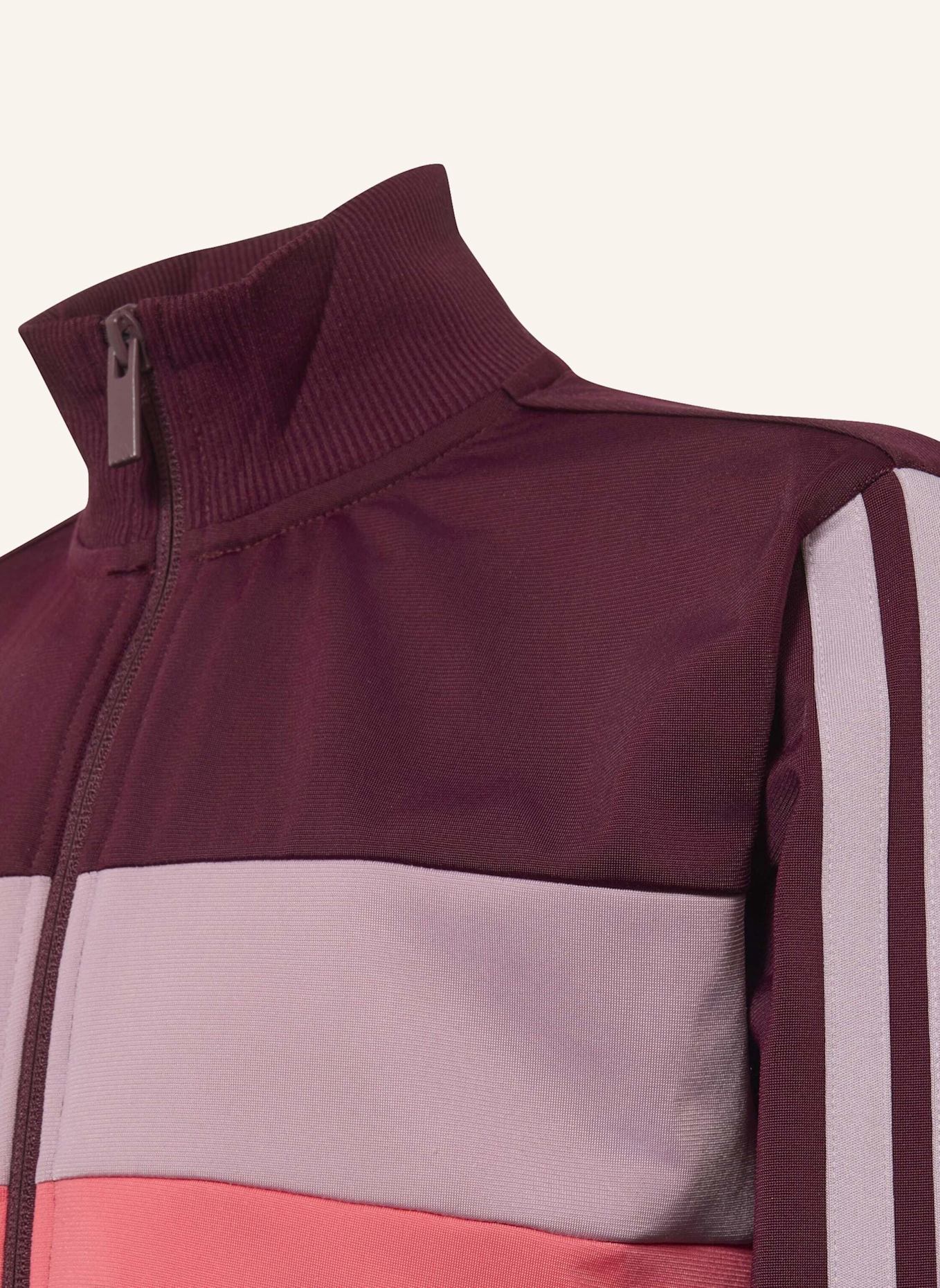 adidas SEASONAL ESSENTIALS TIBERIO 3-STREIFEN TRICOT KIDS TRAININGSANZUG: ROT / LILA