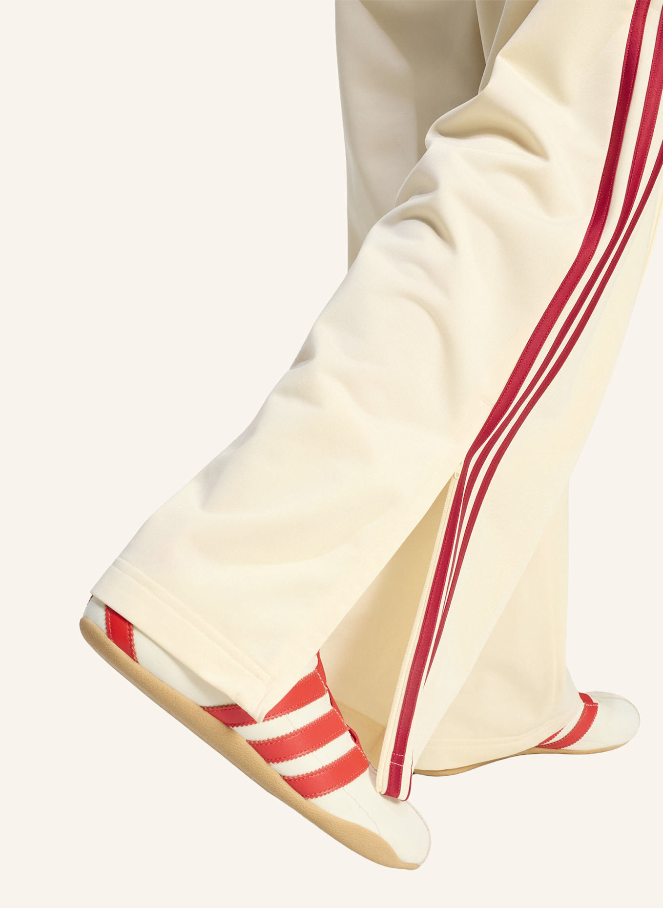 adidas Originals Track Pants FB LOOSE: CREME/ ROT