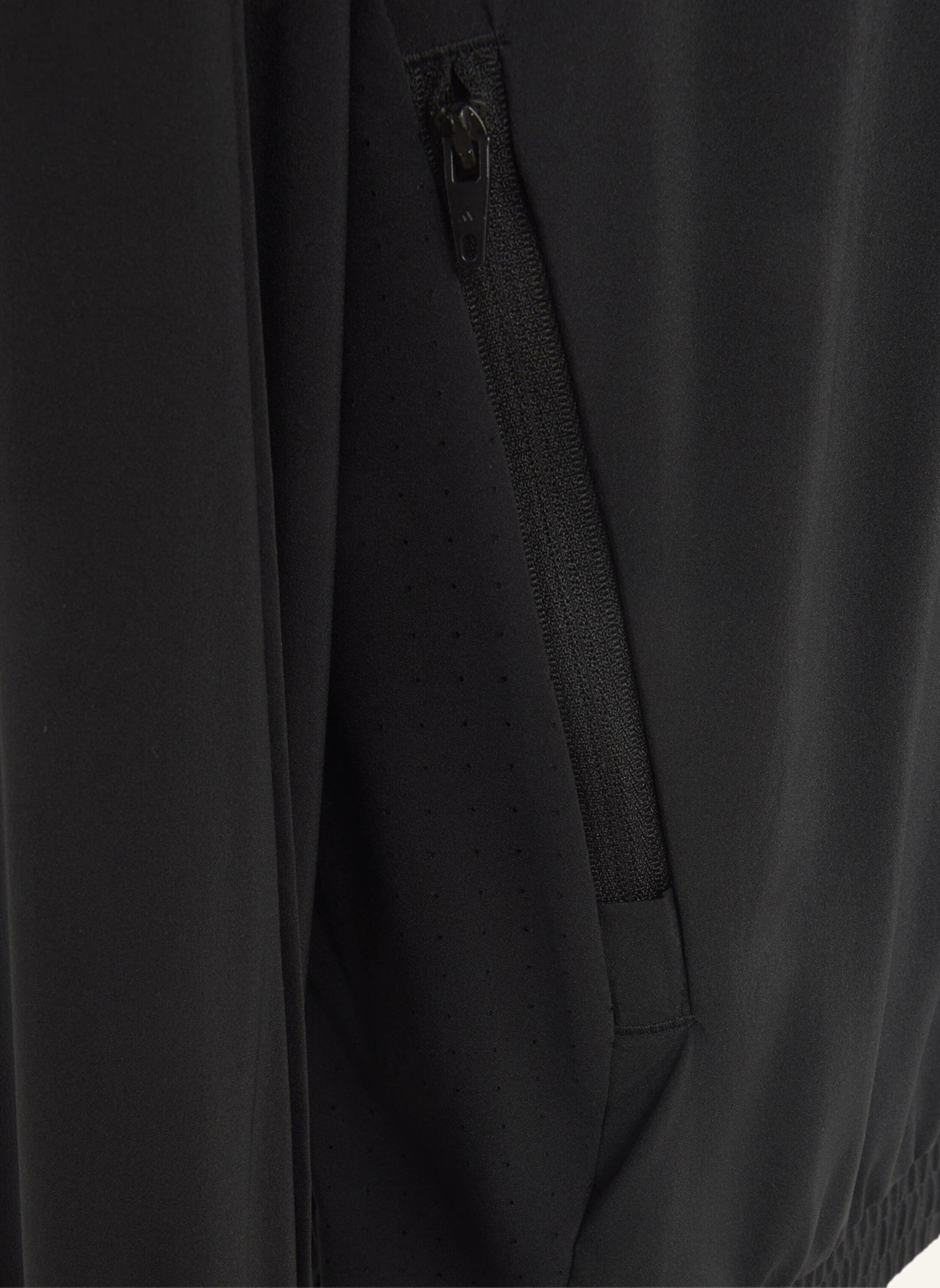 adidas TECH APPAREL TRACK TOP: SCHWARZ