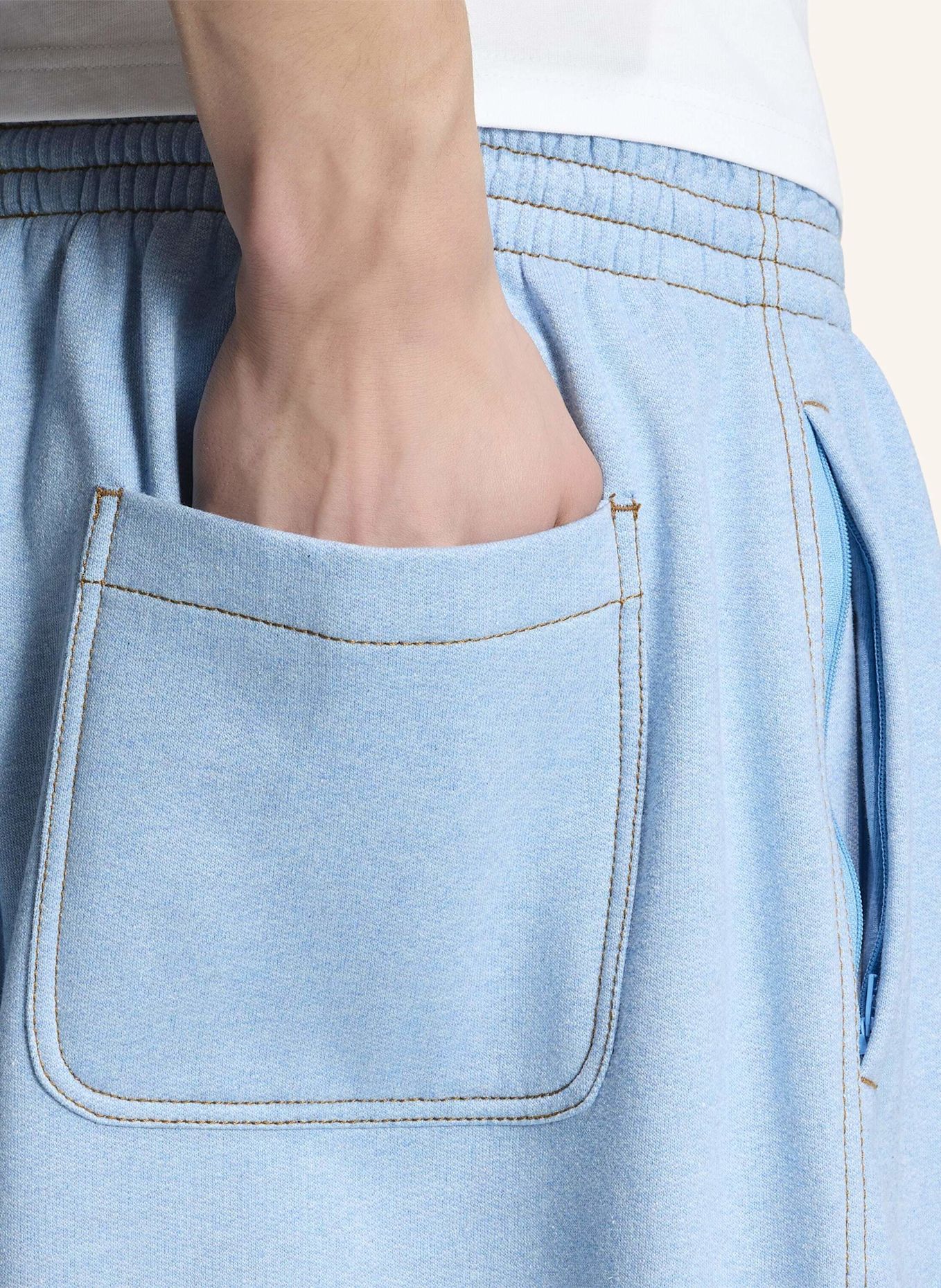 adidas Originals TREFOIL ESSENTIALS BAGGY-HOSE, MELIERT, BEINABSCHLÜSSE OHNE SAUM: HELLBLAU