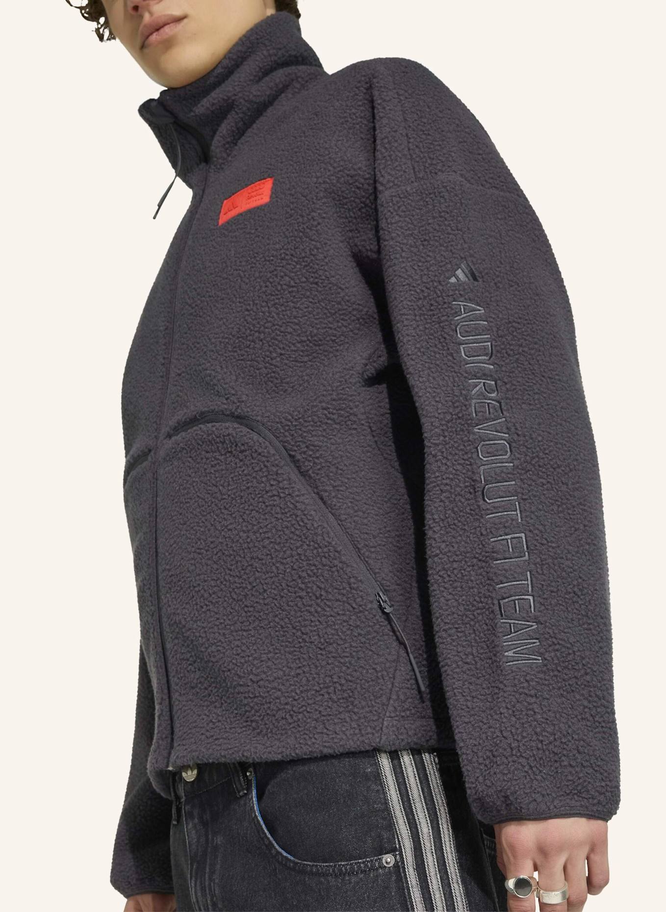 adidas AUDI FORMULA ONE TEAM ELEVATED POLARFLEECE JACKE: SCHWARZ/ ROT