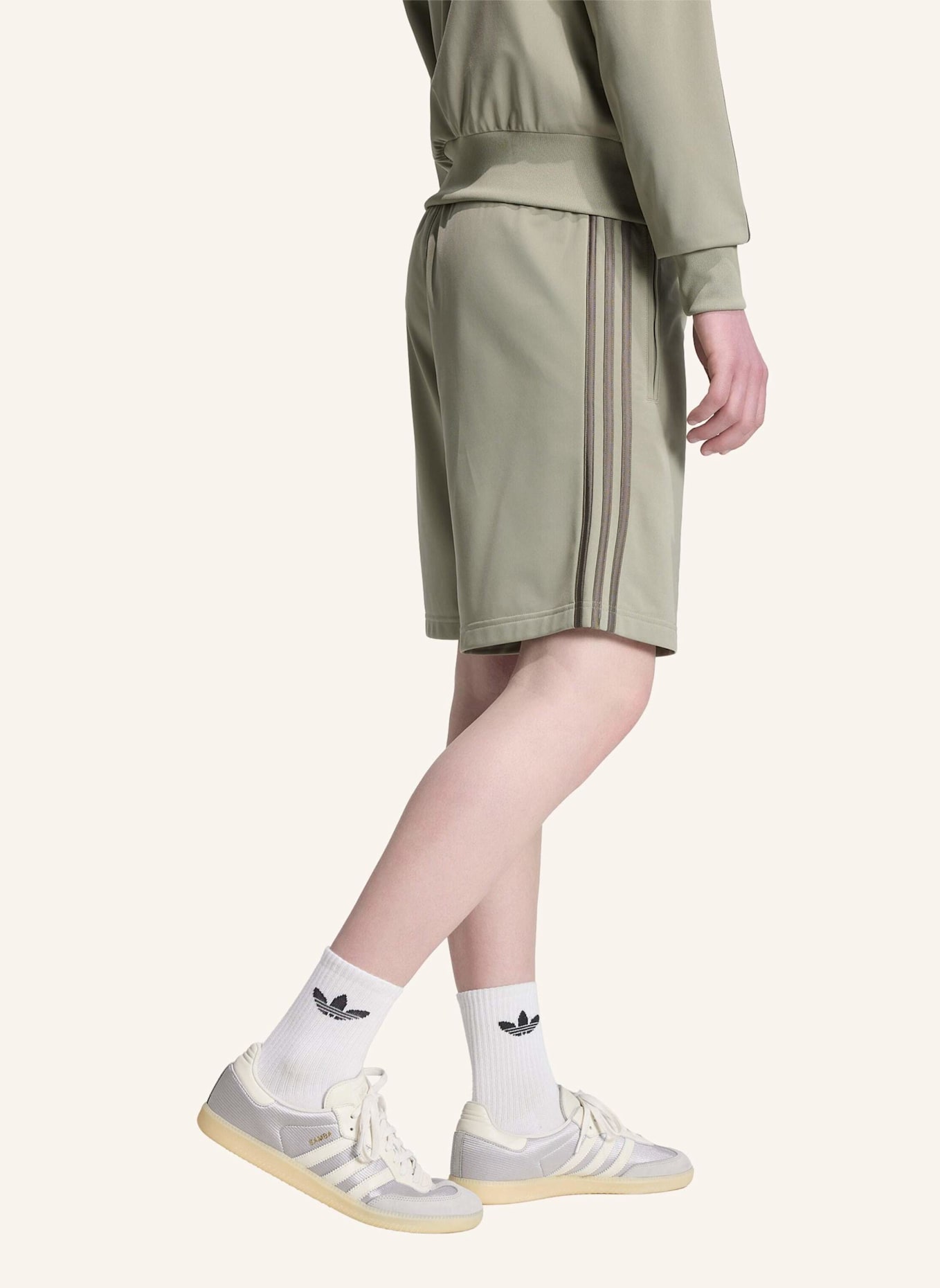 adidas Originals FIREBIRD SHORTS: SILBER