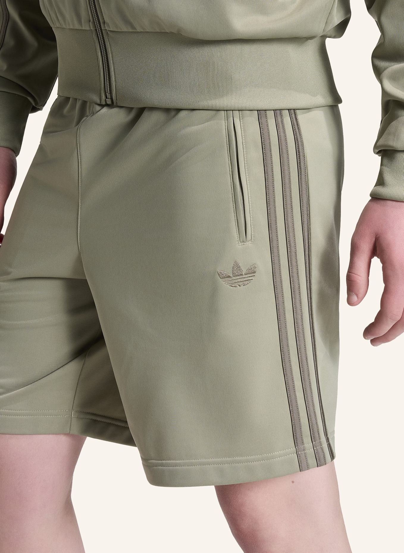 adidas Originals FIREBIRD SHORTS: SILBER