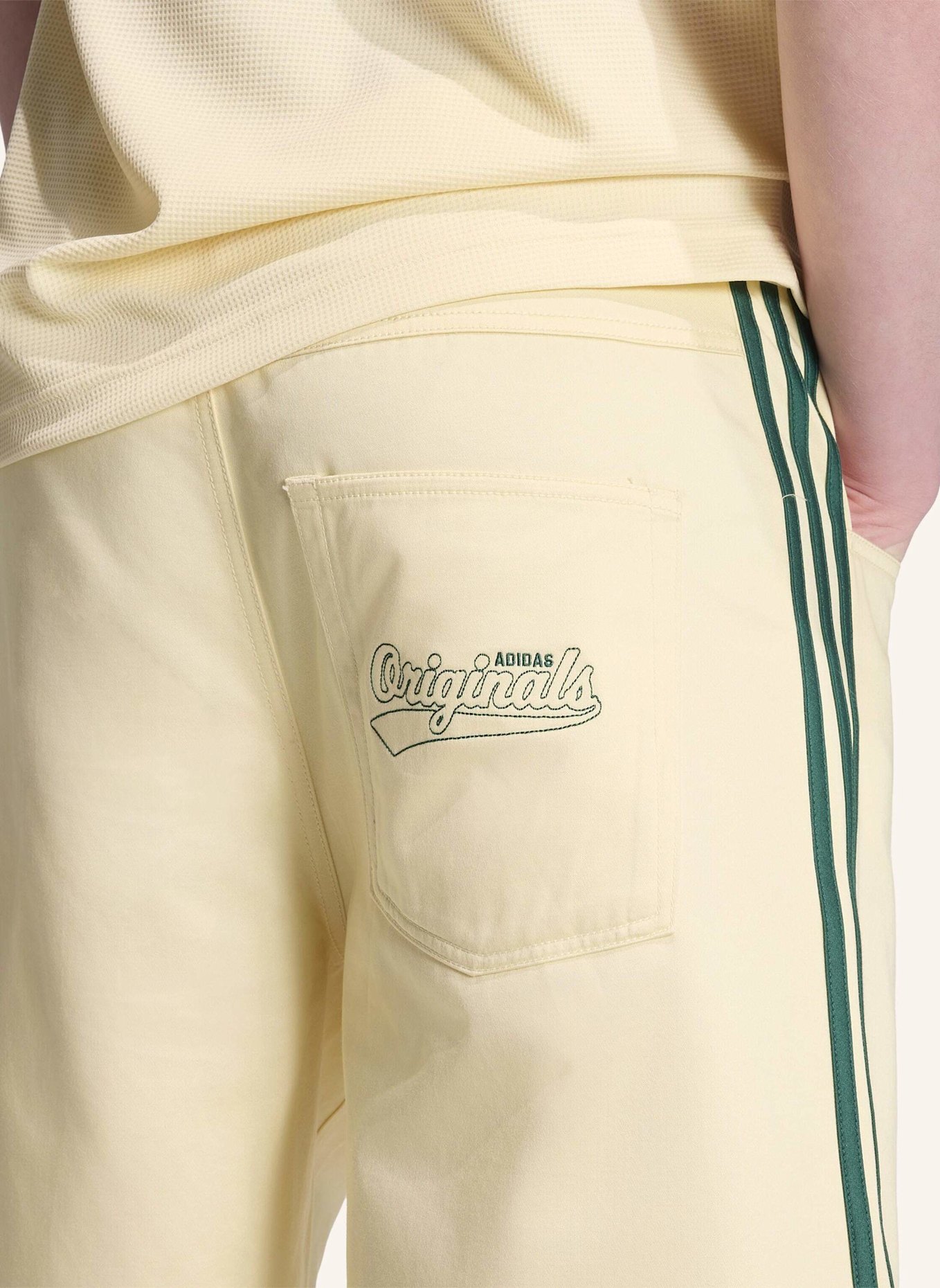 adidas Originals FIREBIRD JORTS, TWILL: CREME