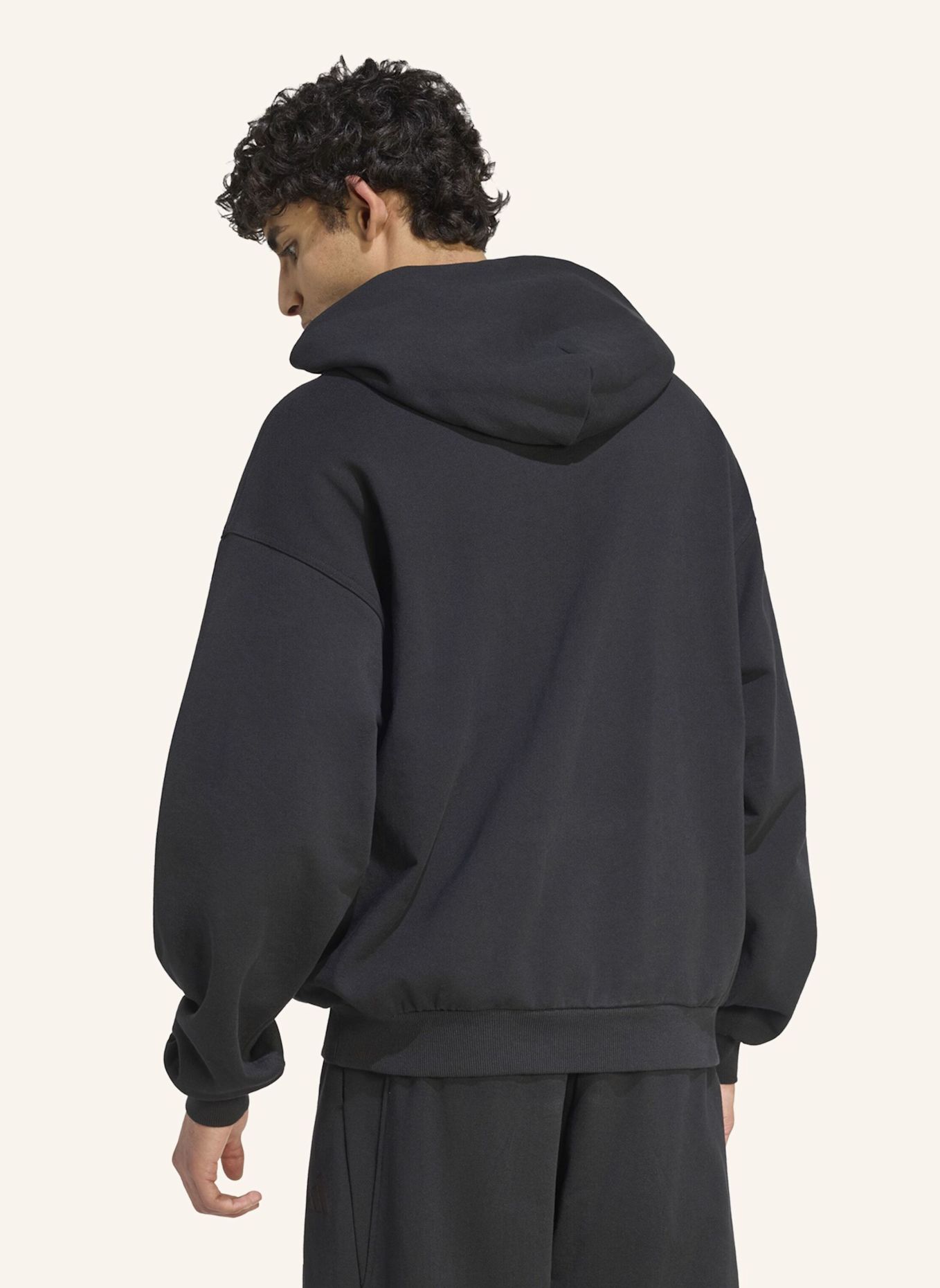 adidas ADIDAS KIT HOODIE, KLEINES LOGO: SCHWARZ
