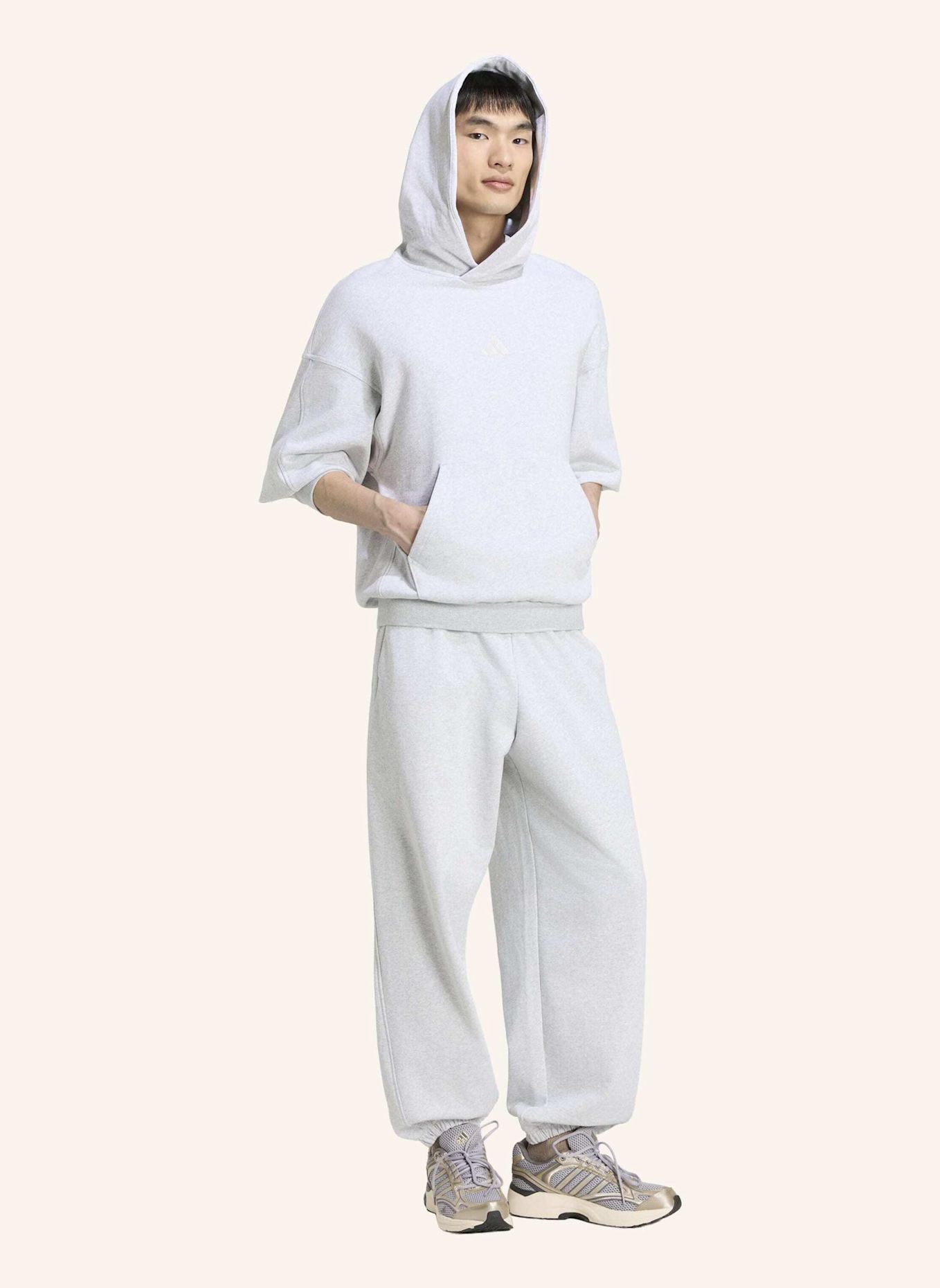 adidas ADIDAS KIT HOODIE, KLEINES LOGO: GRAU