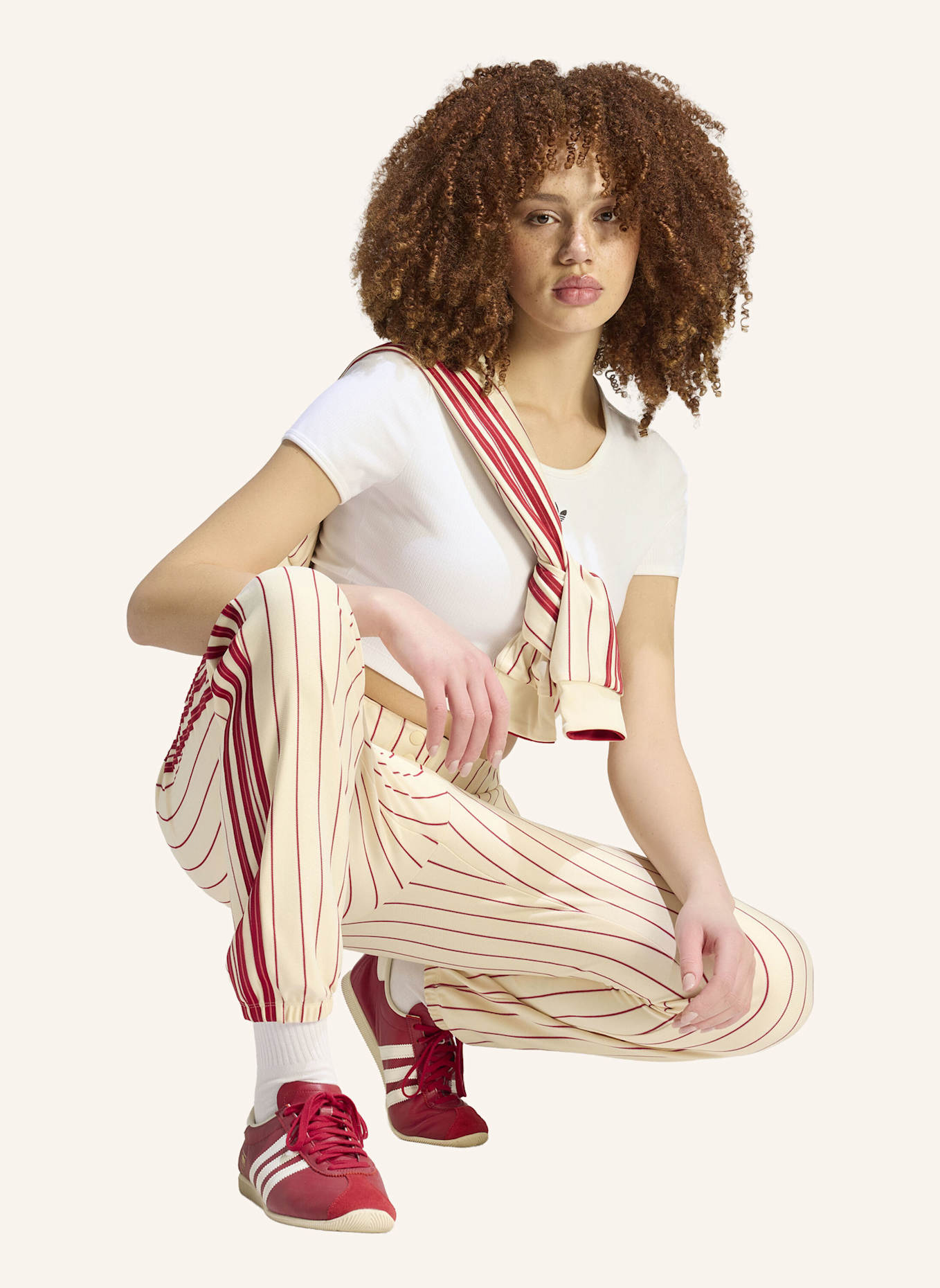 adidas Originals PINSTRIPE FIREBIRD TRAININGSHOSE: CREME/ ROT