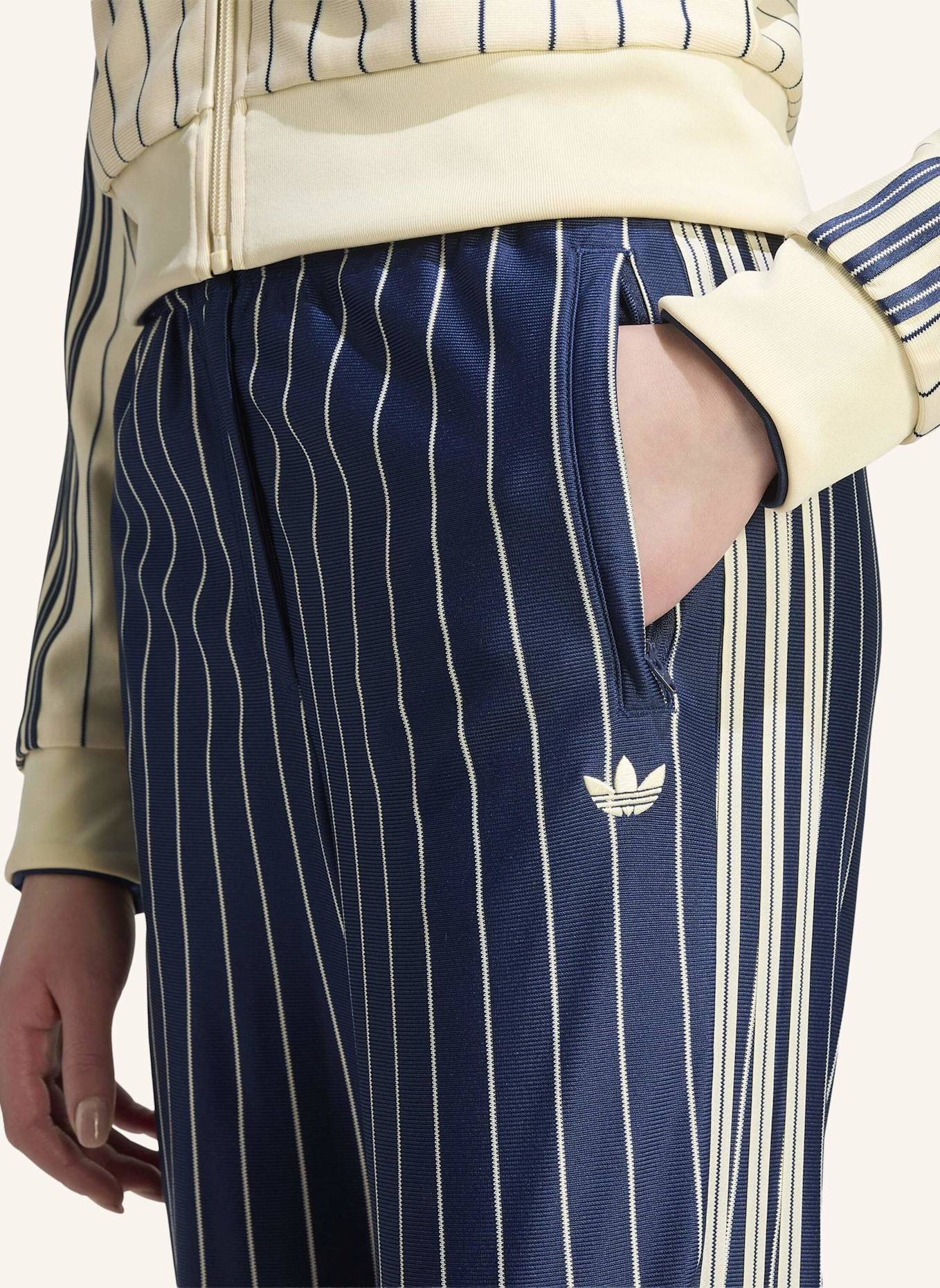 adidas Originals PINSTRIPE FIREBIRD TRAININGSHOSE: BLAU/ CREME