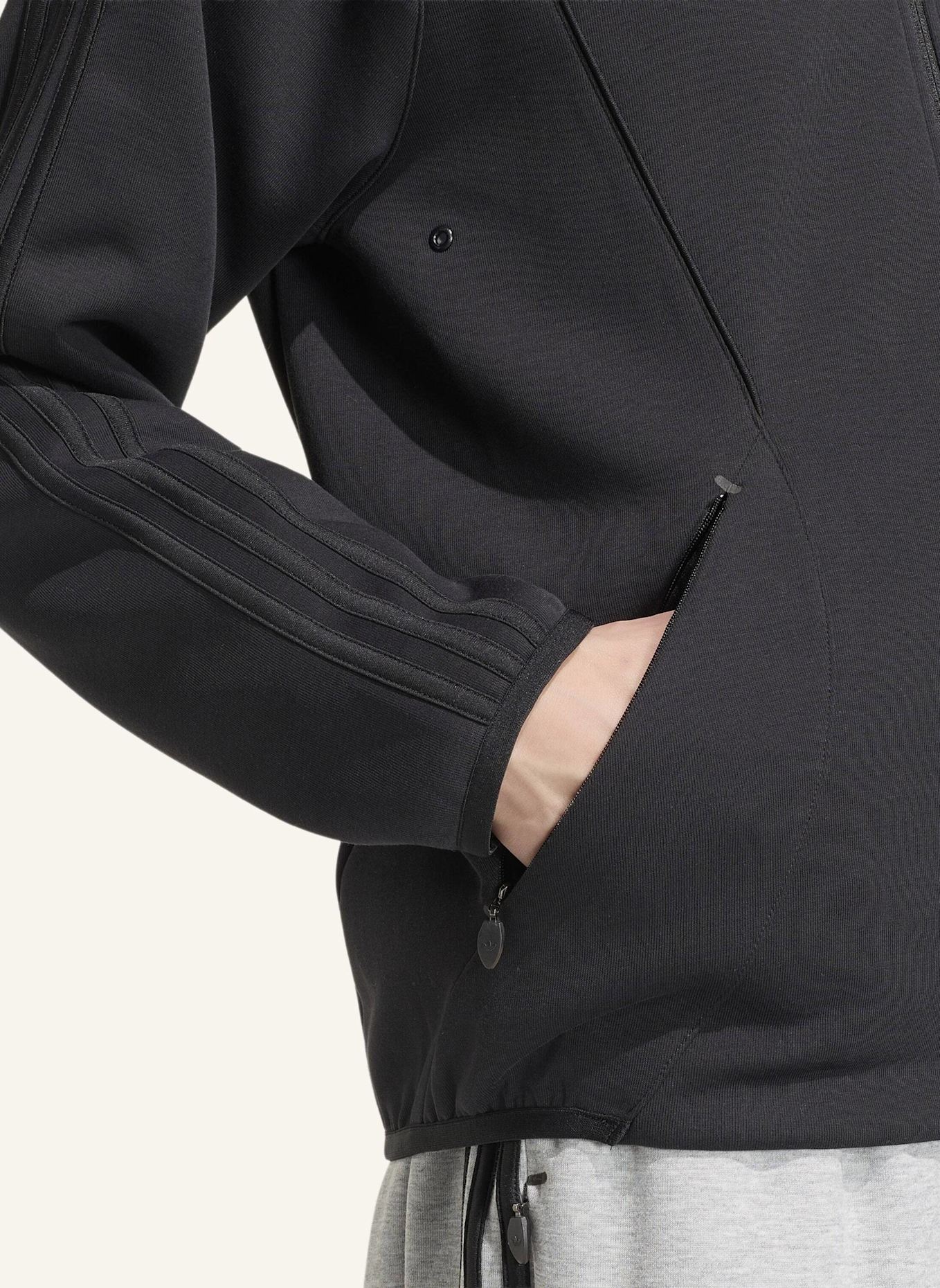 adidas Originals SPACER TEAMGEIST 26 CUTLINE KAPUZENJACKE: SCHWARZ