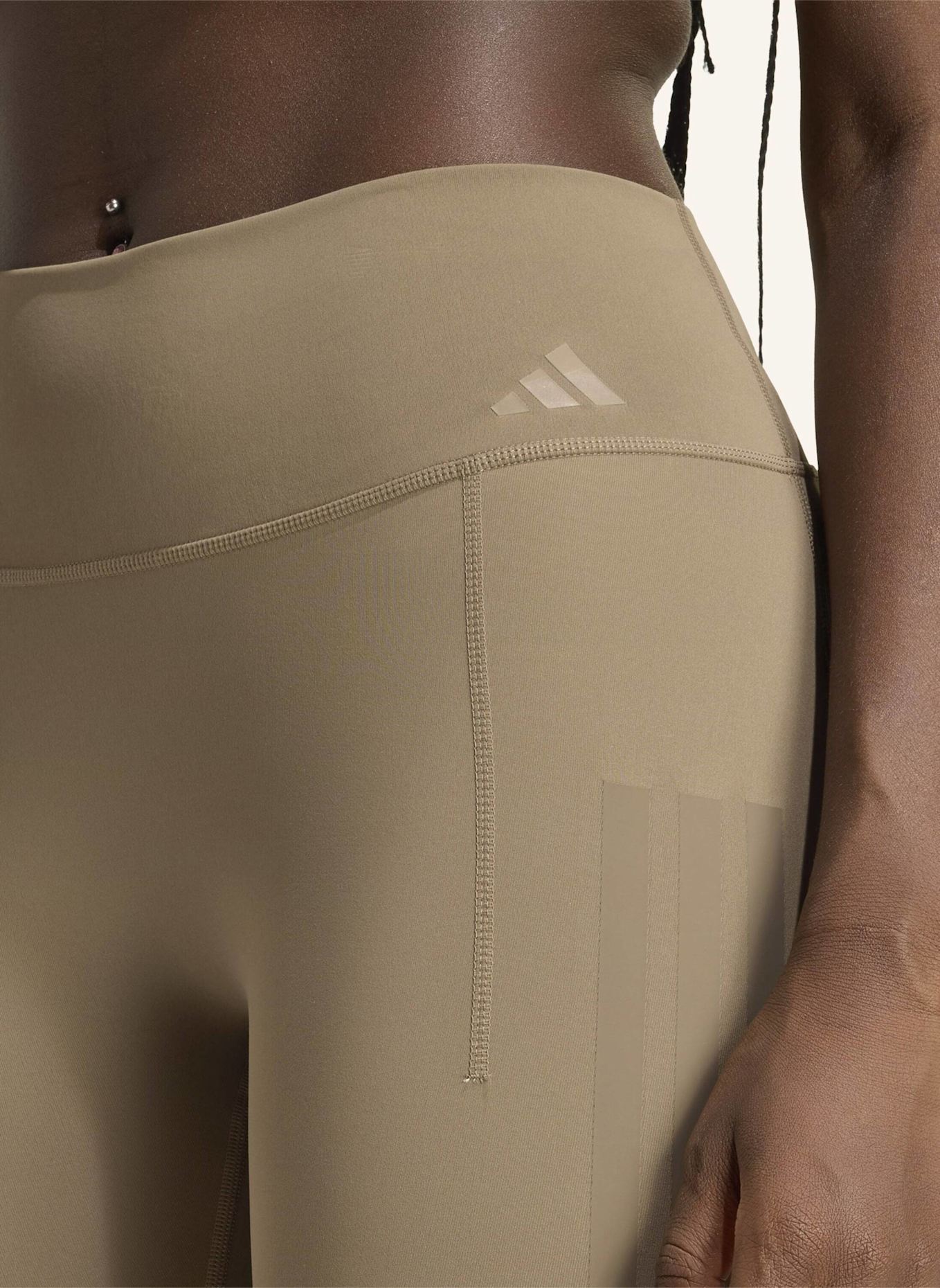 adidas OPTIME WORKOUT 3-STREIFEN KURZE LEGGINGS: KHAKI