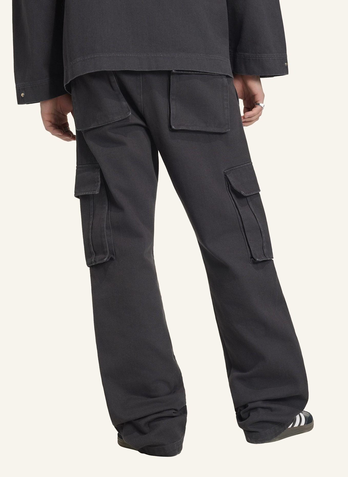 adidas SGURA CARGOHOSE: SCHWARZ