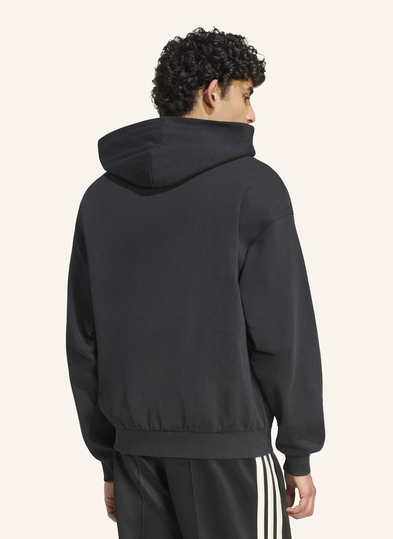 adidas ADIDAS KIT KAPUZENJACKE, KLEINES LOGO: SCHWARZ