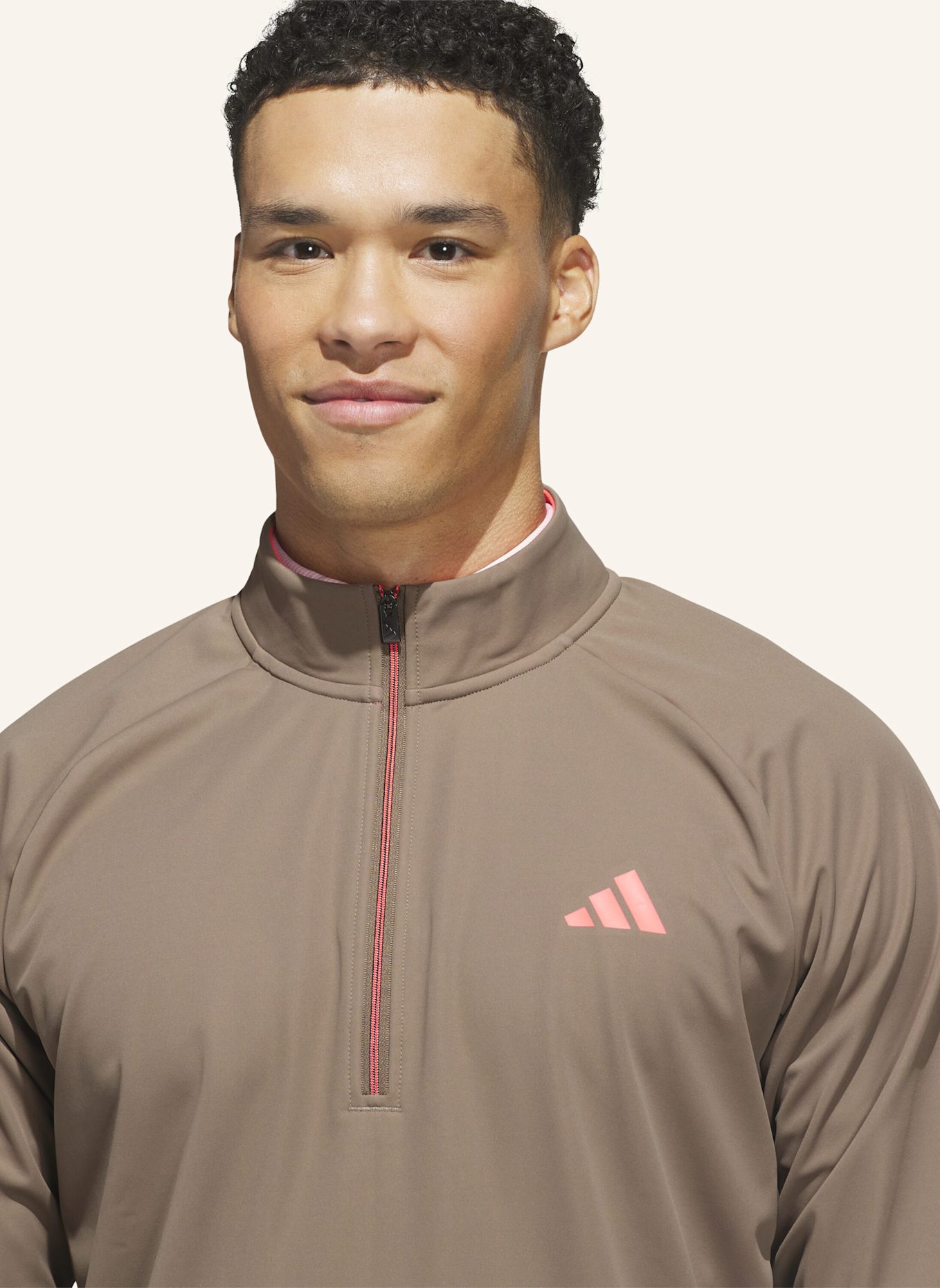 adidas ULTIMATE365 STRAPAZIERFÄHIGES WASSER- UND WINDABWEISENDES SWEATSHIRT, REISSVERSCHLUSS BIS ZUR BRUST: KHAKI