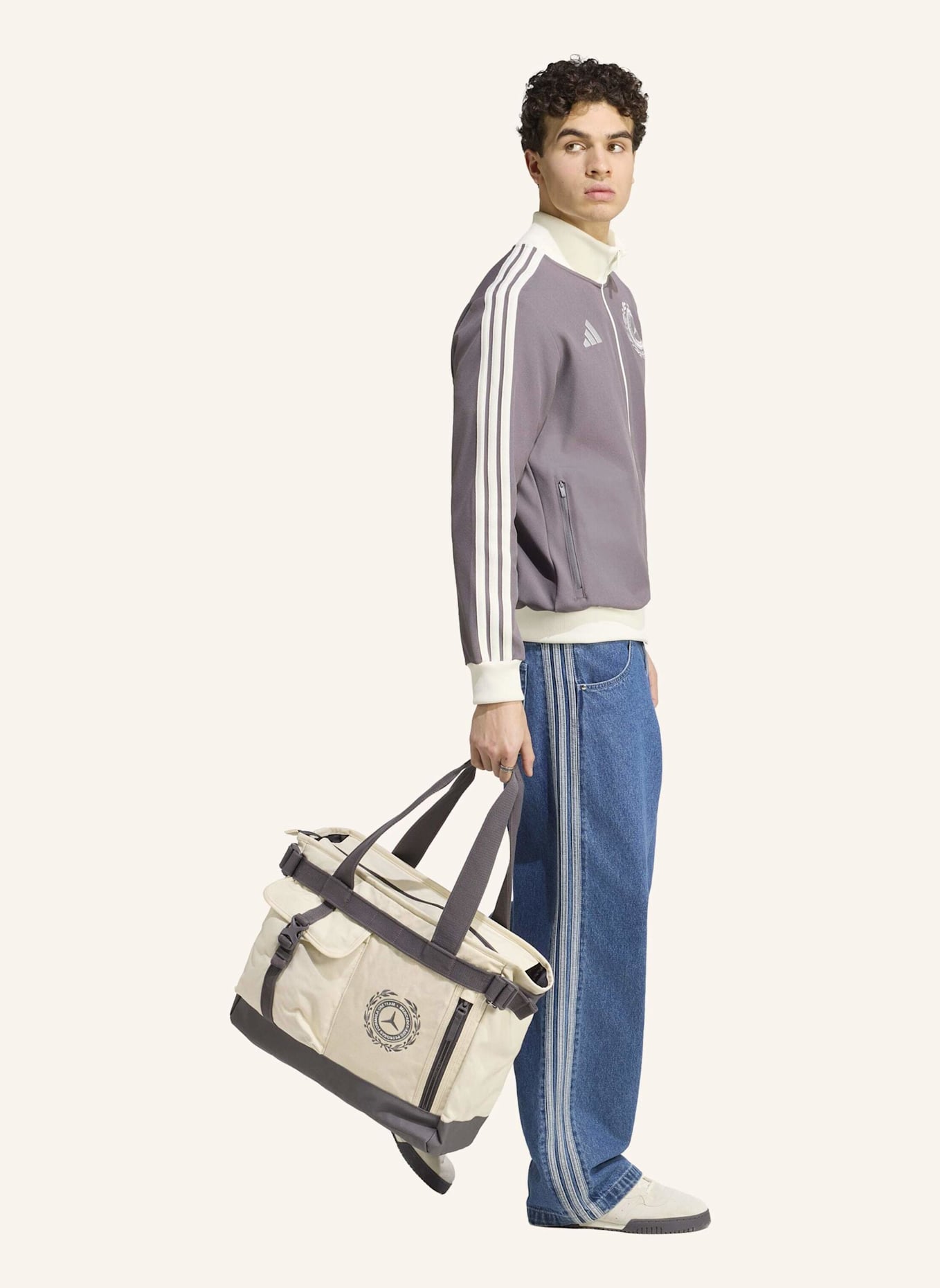 adidas Trainingsjacke MERCEDES - AMG PETRONAS FORMULA ONE TEAM SILVER ARROWS: GRAU/ WEISS