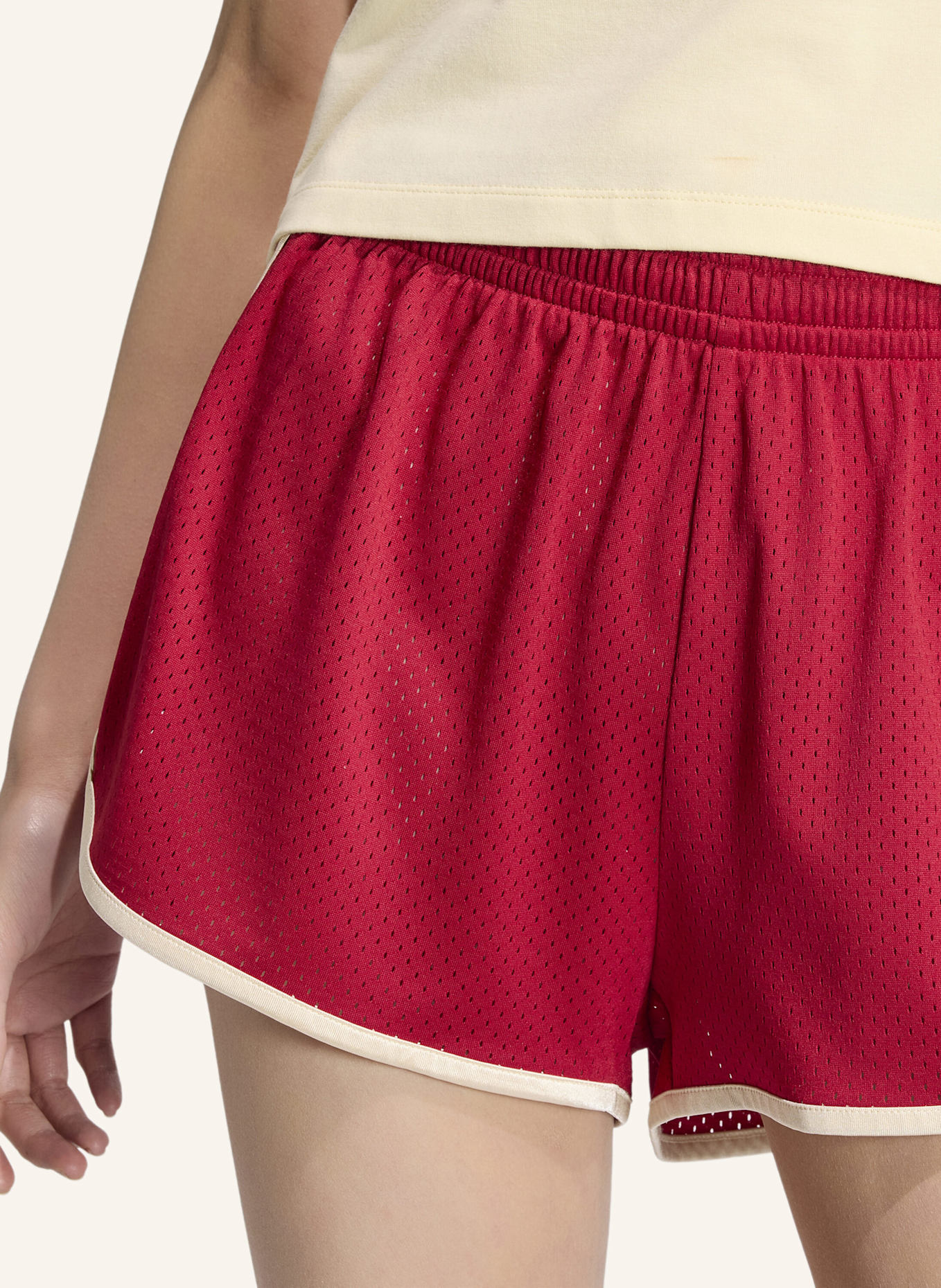 adidas Originals 3S MESH SPRINTER SHORTS: ROT/ CREME